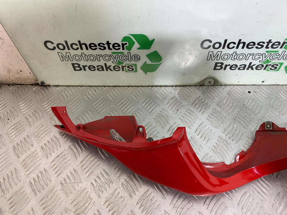 MV AGUSTA 675 F3 RIGHT SEAT PANEL  YEAR 2012-2016 (CMB1302)