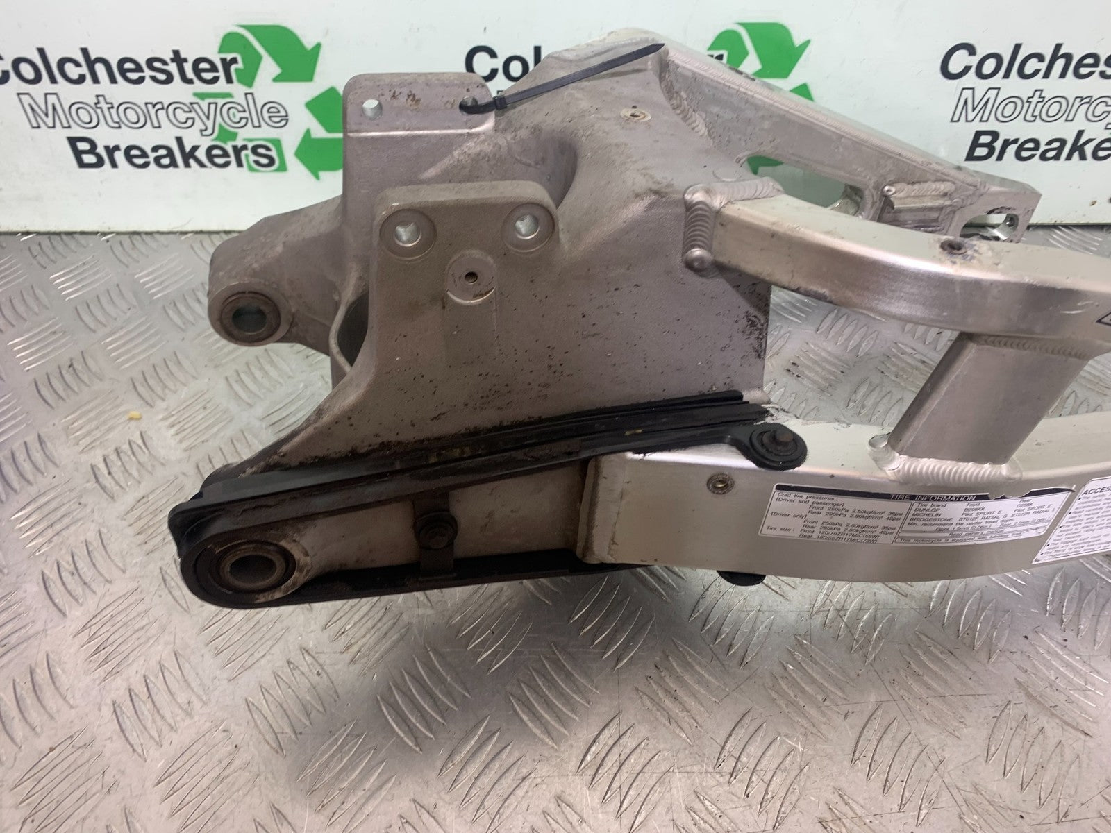 HONDA CBR600 CBR 600 RR SWINGARM  YEAR 2003-2004 CMB1173)