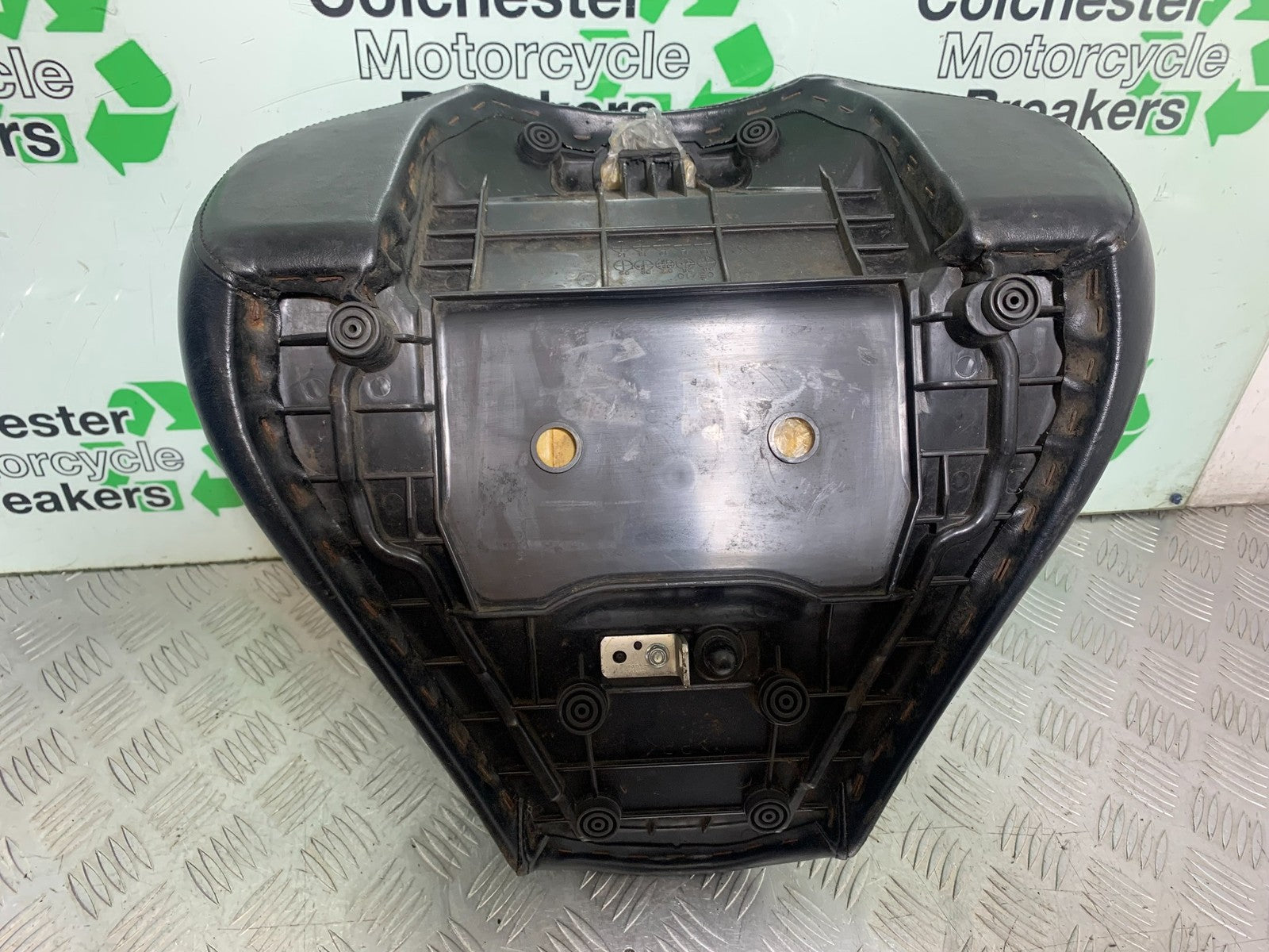 YAMAHA XVS 1300 MIDNIGHT STAR FRONT SEAT  YEAR 2007-16 (CMB1200)