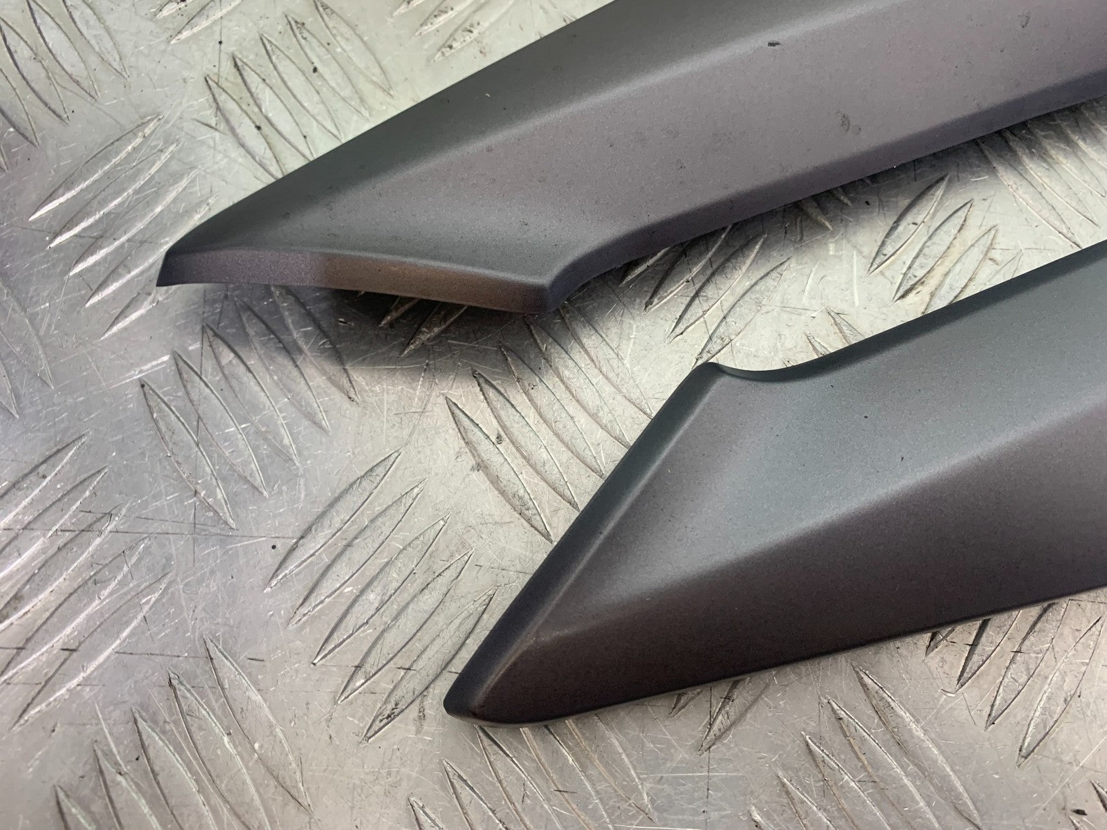 TRIUMPH 675 STREET TRIPLE LEFT AND RIGHT SIDE INFILLS  2013-2016 (CMB1186)