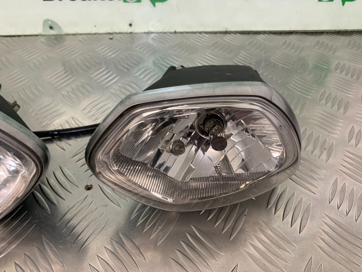 TRIUMPH SPEED TRIPLE R 1050 HEADLIGHTS   YEAR 2014 (STOCK 934)