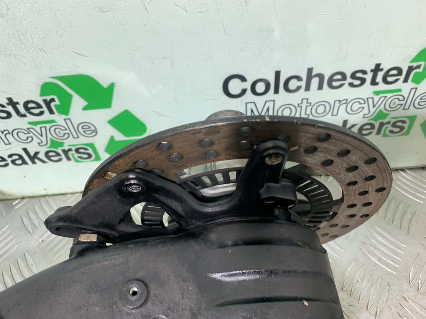 KTM 1290 SUPER DUKE R SWINGARM HUB CARRIER DISC YEAR 2020-2024 (CMB1272)