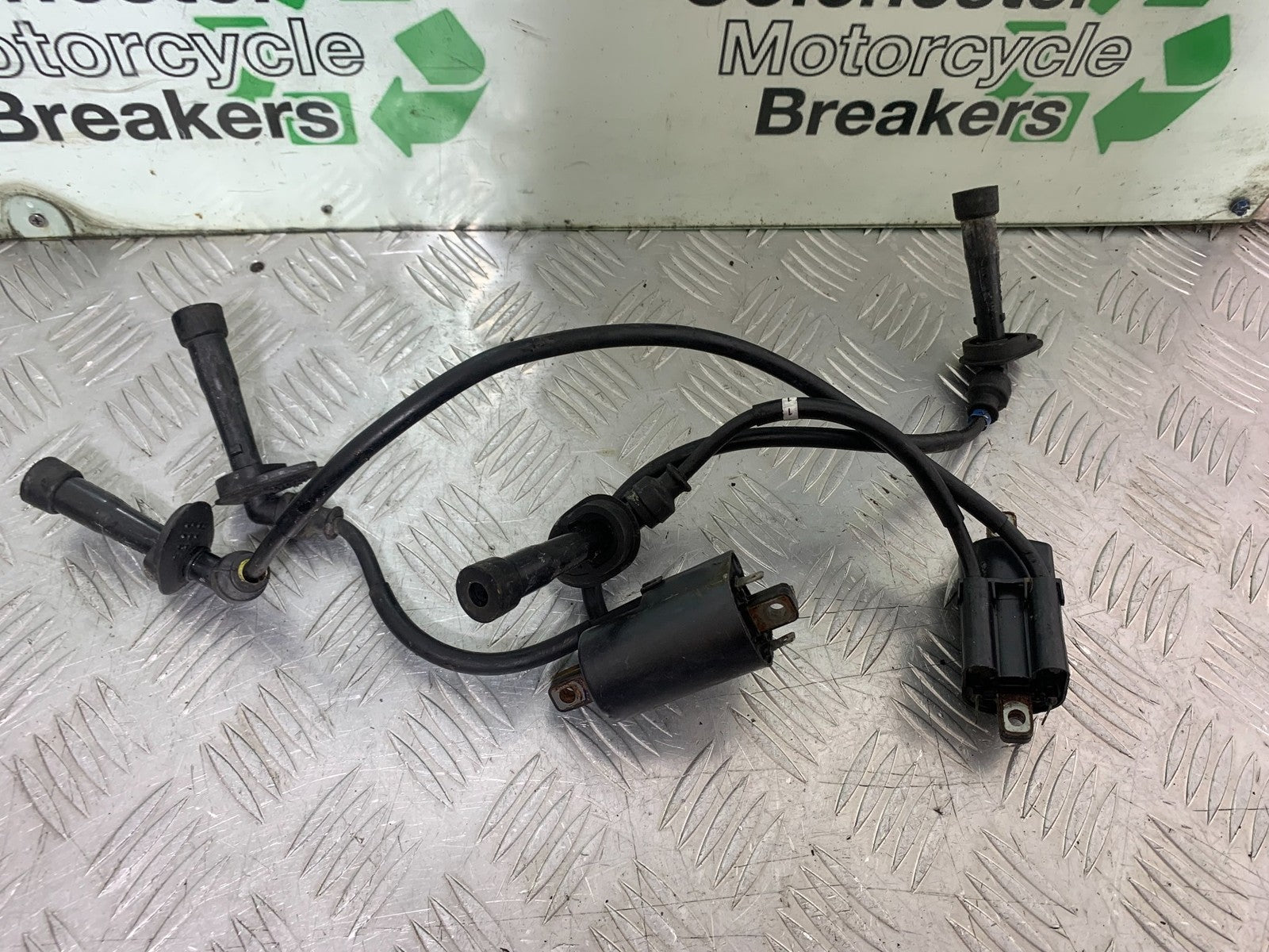 SUZUKI GSF600 GSF 600 BANDIT COILS AND CAPS   2000-2004 (CMB1269)