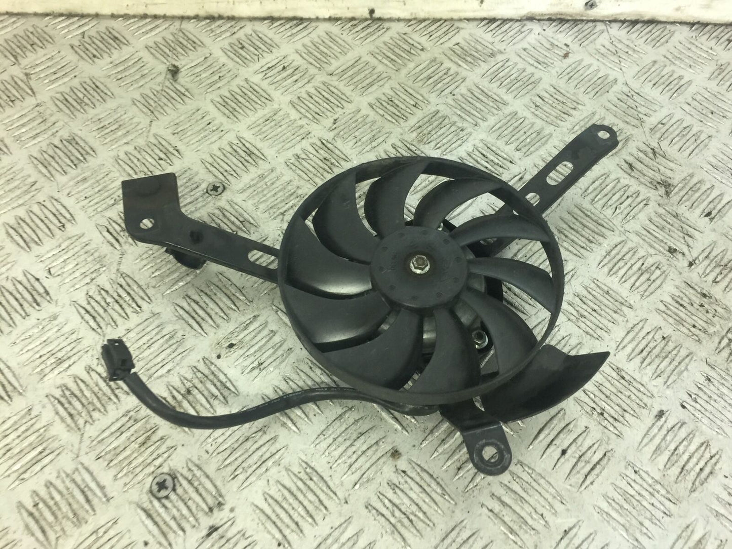 YAMAHA MT07 MT-07 TRACER RADIATOR FAN  YEAR 2016 (STOCK 642)