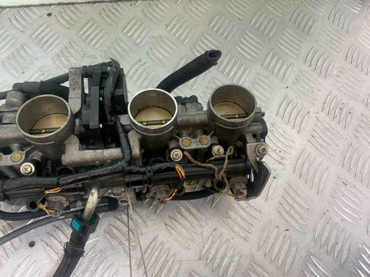 SUZUKI GSF650 GSF 650 THROTTLE BODIES  YEAR 2007-2009  (CMB1161)