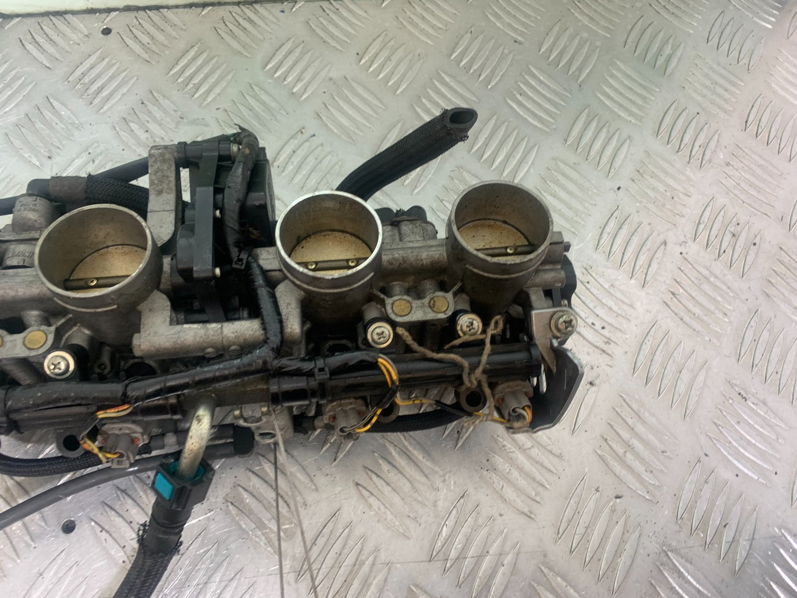 SUZUKI GSF650 GSF 650 THROTTLE BODIES  YEAR 2007-2009  (CMB1161)