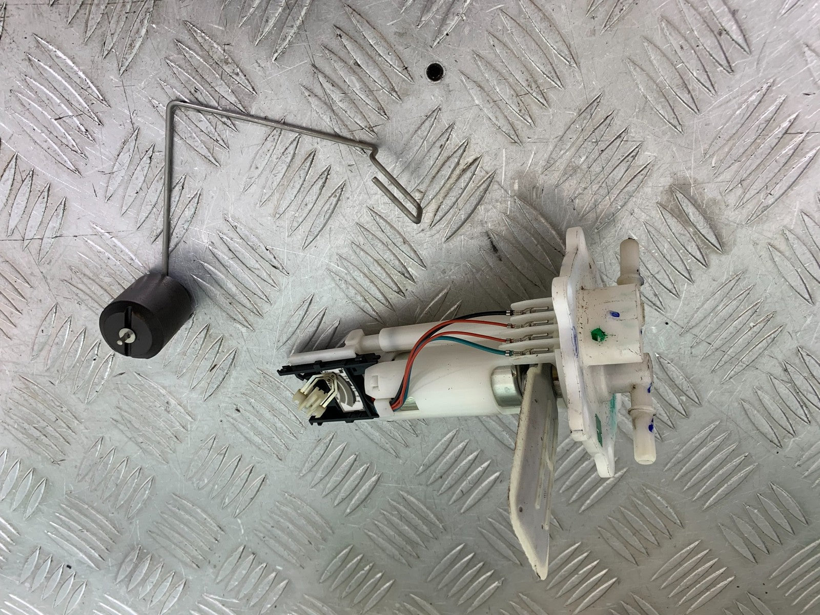 KTM 125 DUKE PETROL PUMP  YEAR 2018-2023 (CMB1185)