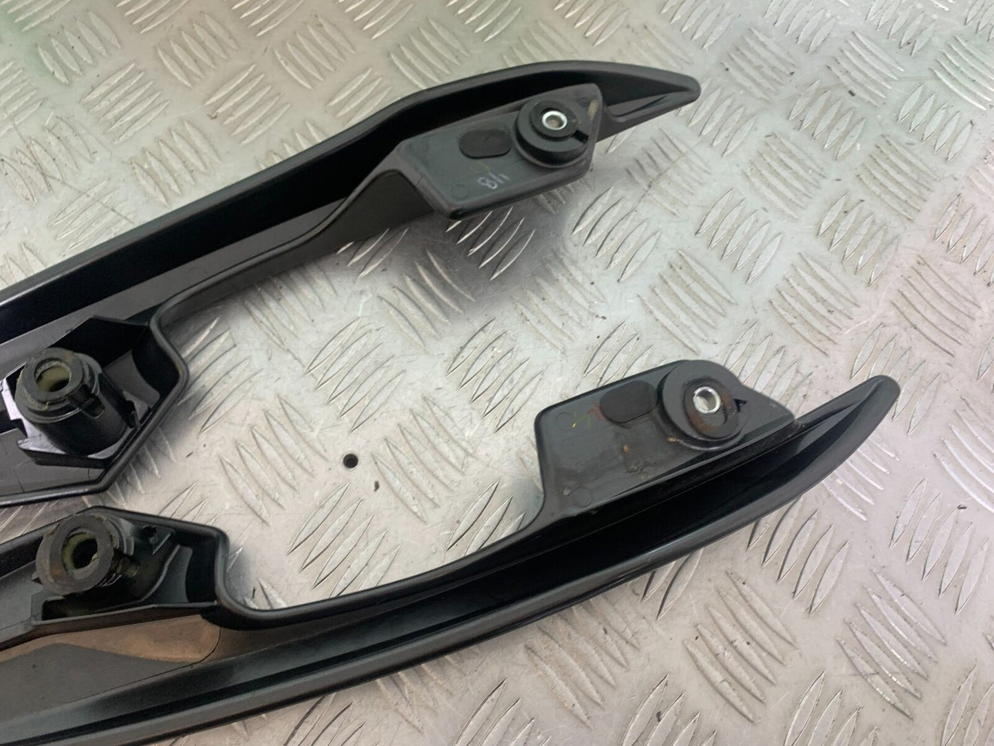 SUZUKI AN400 AN 400 BURGMAN GRAB RAILS YEAR 2017-2024 (CMB1118)