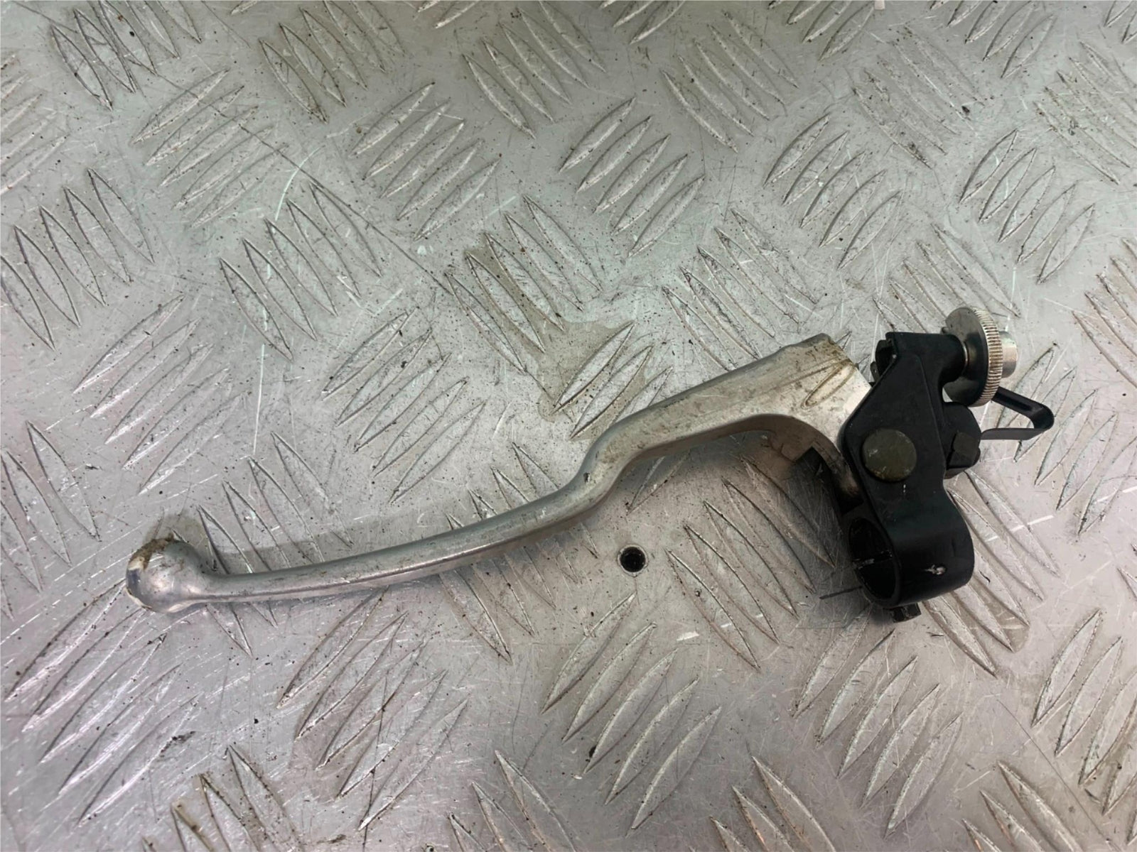 YAMAHA YZF R1 CLUTCH LEVER AND BRACKET   YEAR 2004-2006 (CMB1155)