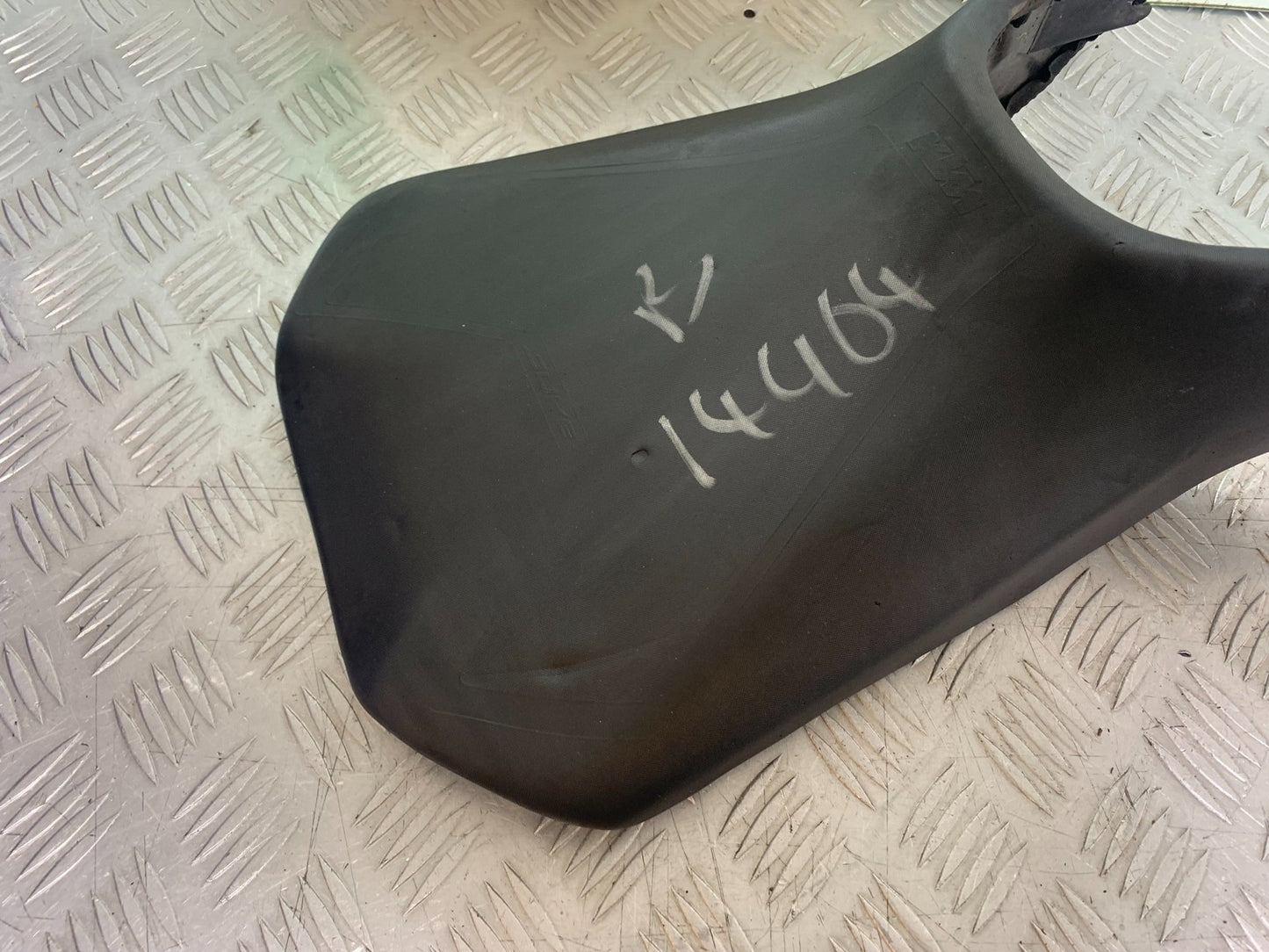 KTM DUKE 125 FRONT SEAT  YEAR 2017-2022 (CMB1222)