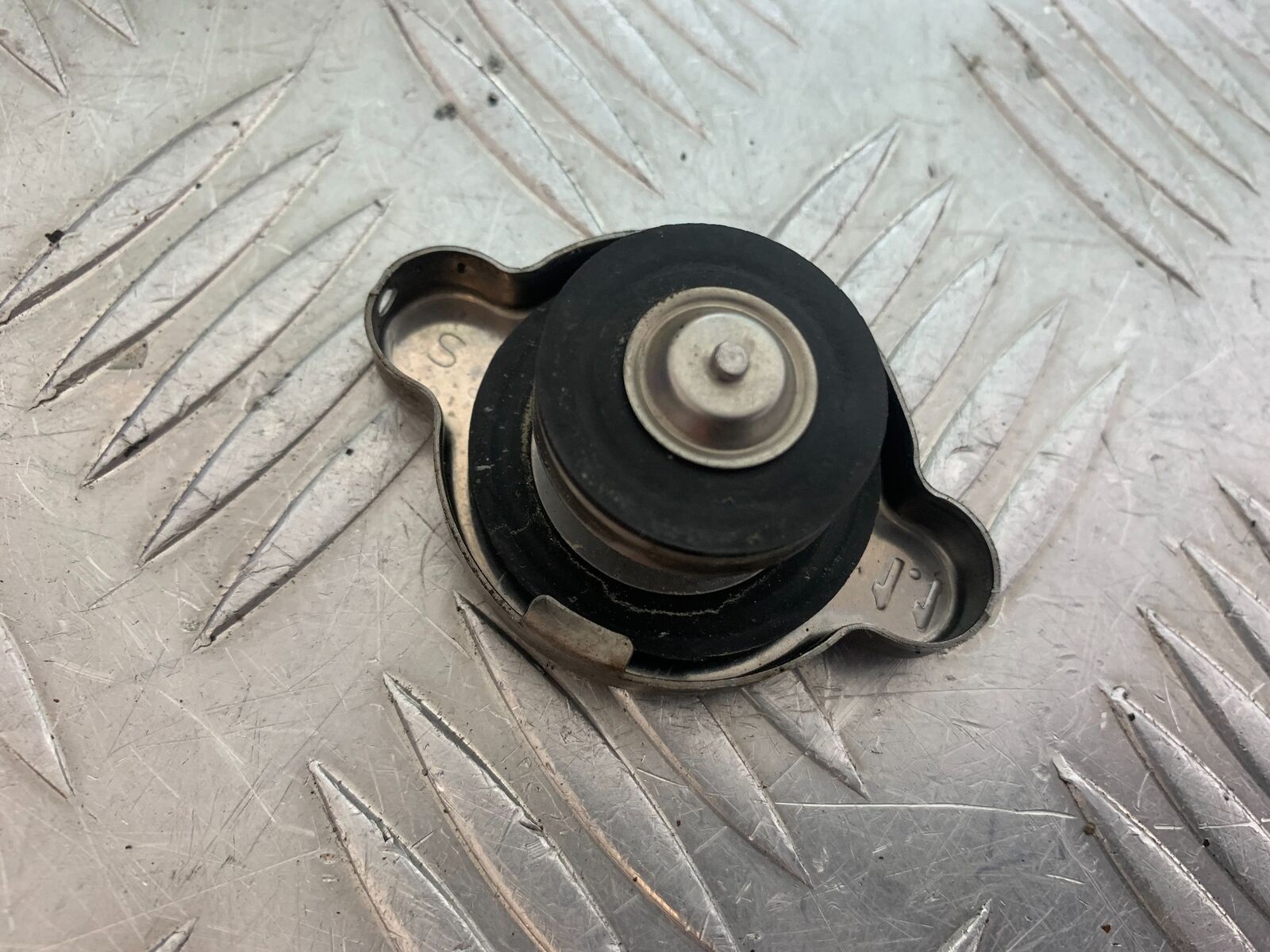 HONDA CBR650 F CBR 650F RADIATOR CAP YEAR 2014-17  (CMB1130)