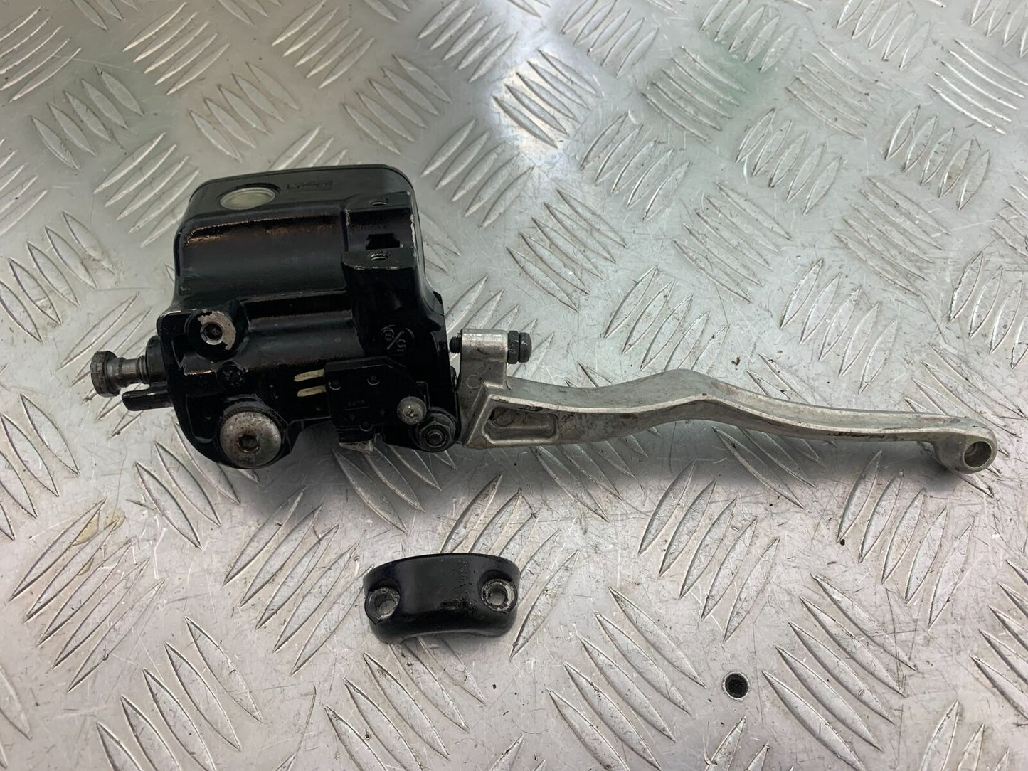 TRIUMPH THUNDERBIRD 1600 FRONT BRAKE MASTER CYLINDER   YEAR 2011 (CMB1107)
