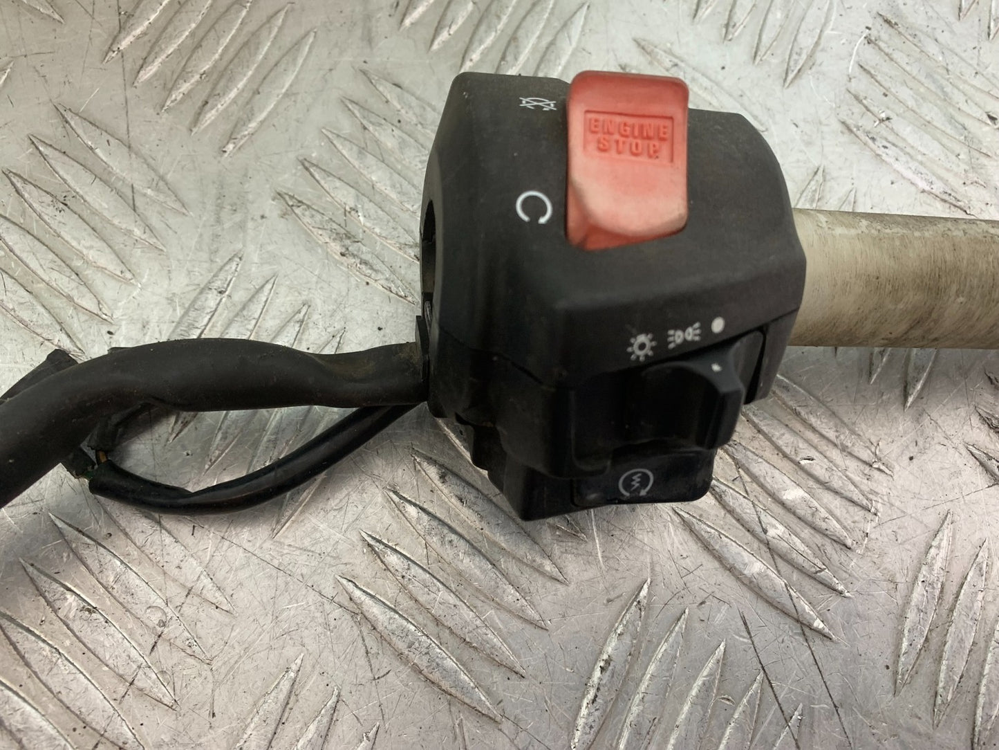 HONDA NT650 V DEAUVILLE RIGHT SWITCH GEAR   YEAR 1998-01(CMB1320)