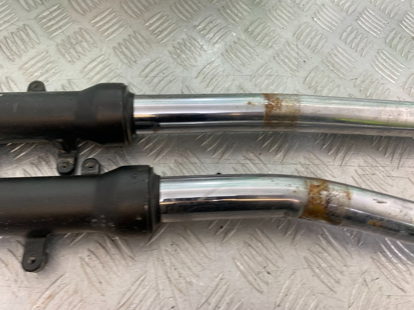 HONDA CB650F CB 650 FA-E FORKS (DAMAGED) YEAR 2014-2017 (CMB1226)