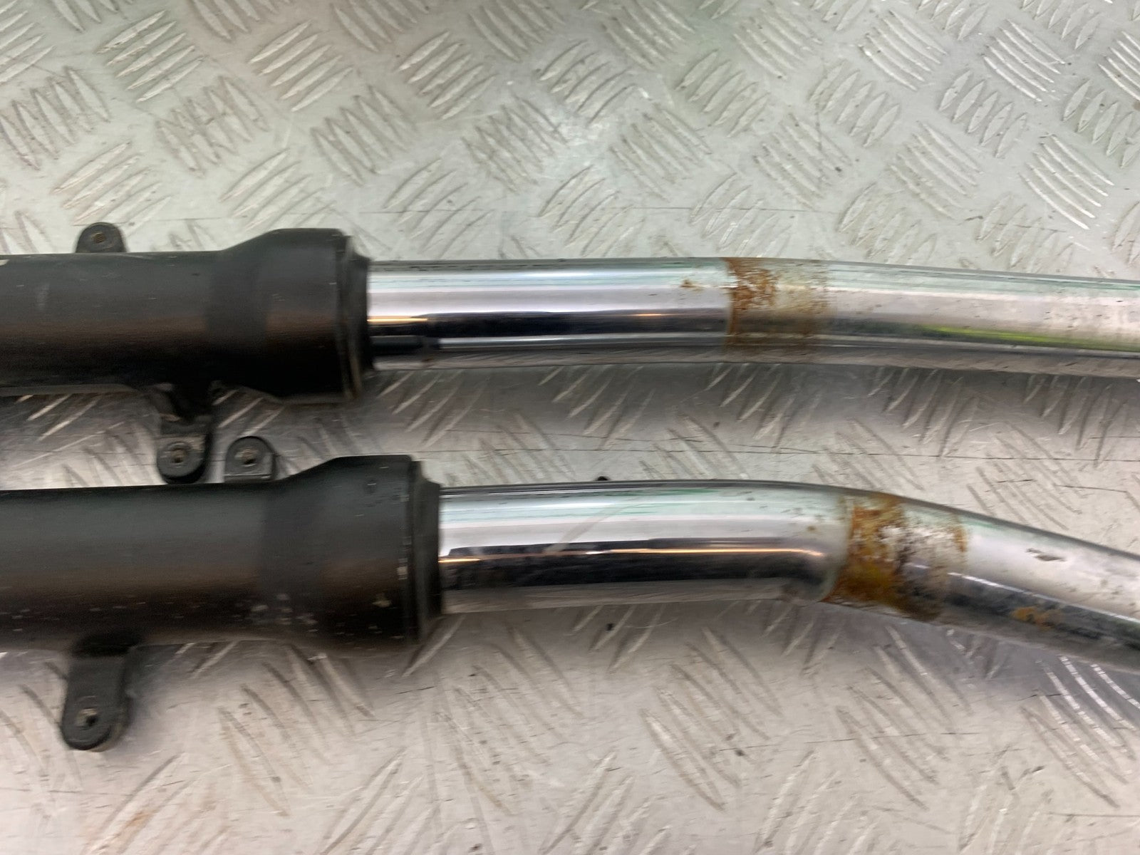 HONDA CB650F CB 650 FA-E FORKS (DAMAGED) YEAR 2014-2017 (CMB1226)