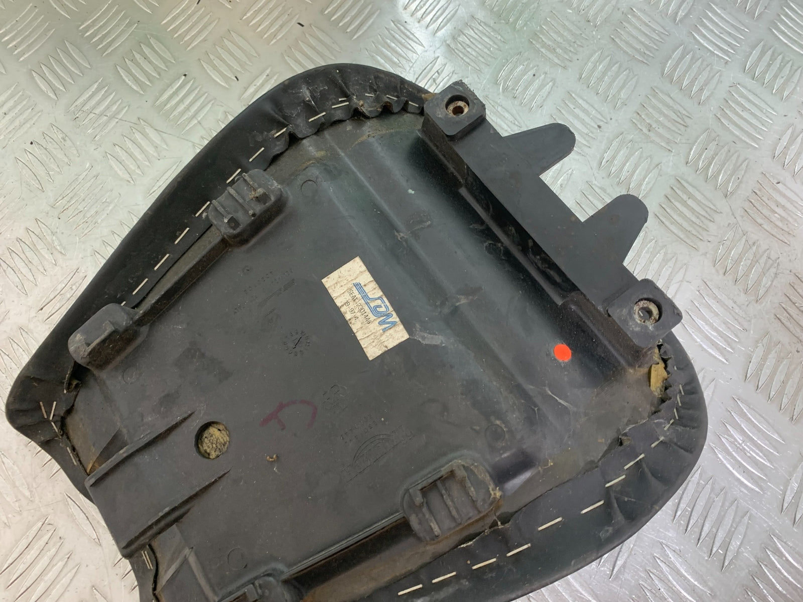 TRIUMPH T509 SPEED TRIPLE FRONT SEAT YEAR 1997-1998 (CMB1144)