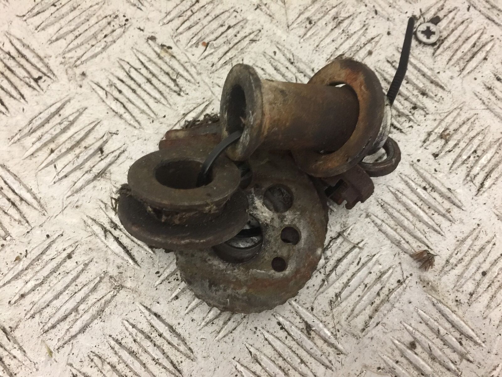 YAMAHA DTR125 DTR 125 DT125 R CHAIN ADJUSTER & SPACERS  YEAR 1992 (STOCK 712)