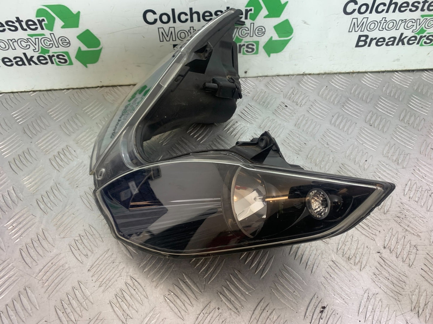 PIAGGIO MP3 250 ie HEADLIGHT  YEAR 2007 (CMB1307)