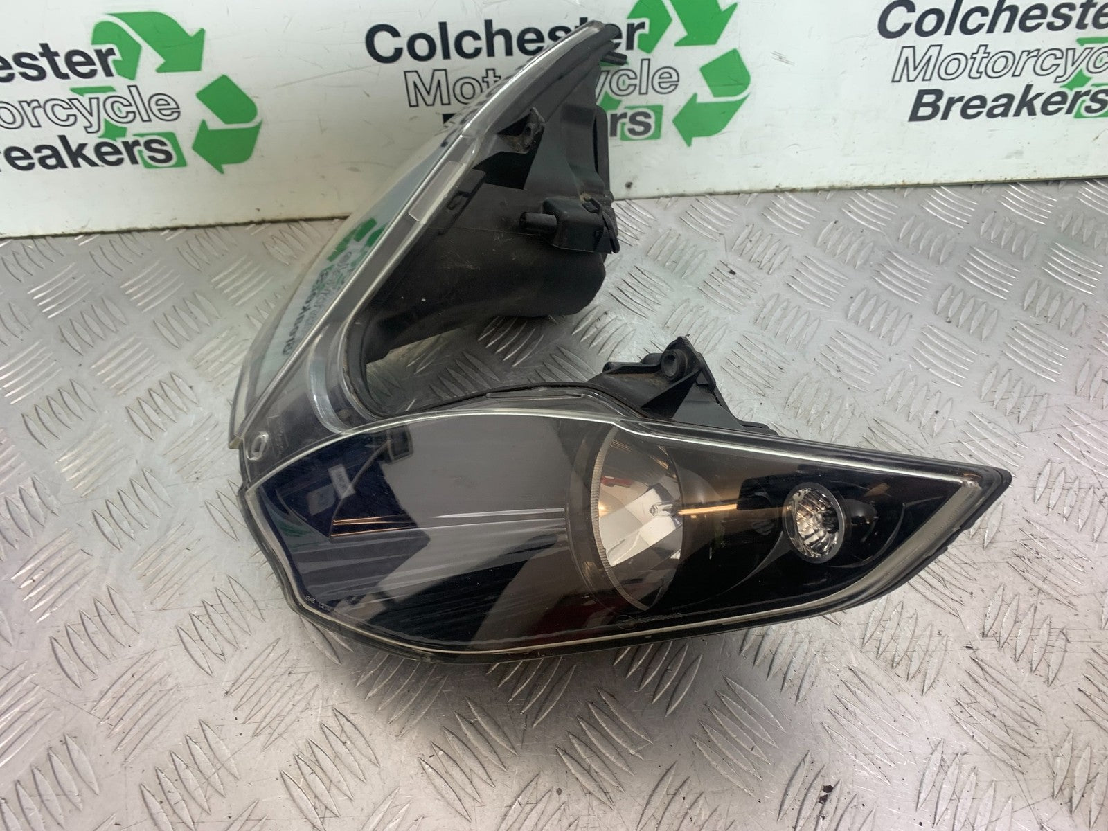 PIAGGIO MP3 250 ie HEADLIGHT  YEAR 2007 (CMB1307)