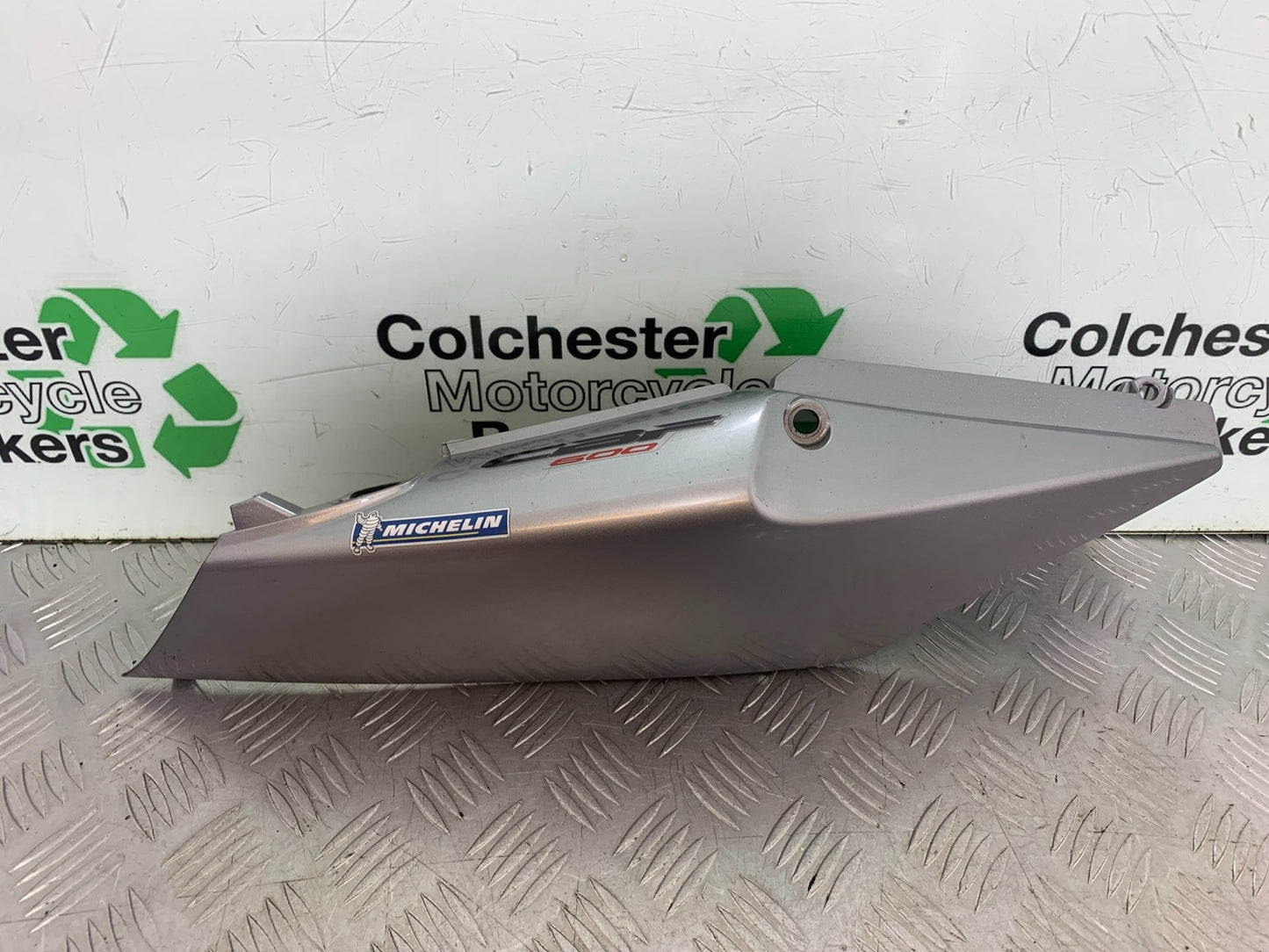 HONDA CBF600 CBF 600 RIGHT SEAT PANEL  YEAR 2004 -07 (CMB1247)