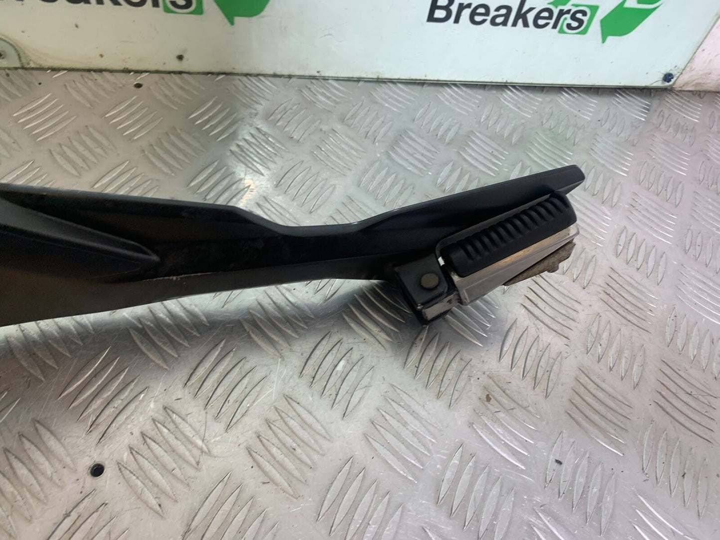 YAMAHA XJ6 XJ6-S LEFT HANGER  YEAR 2009-2015  (CMB1070)