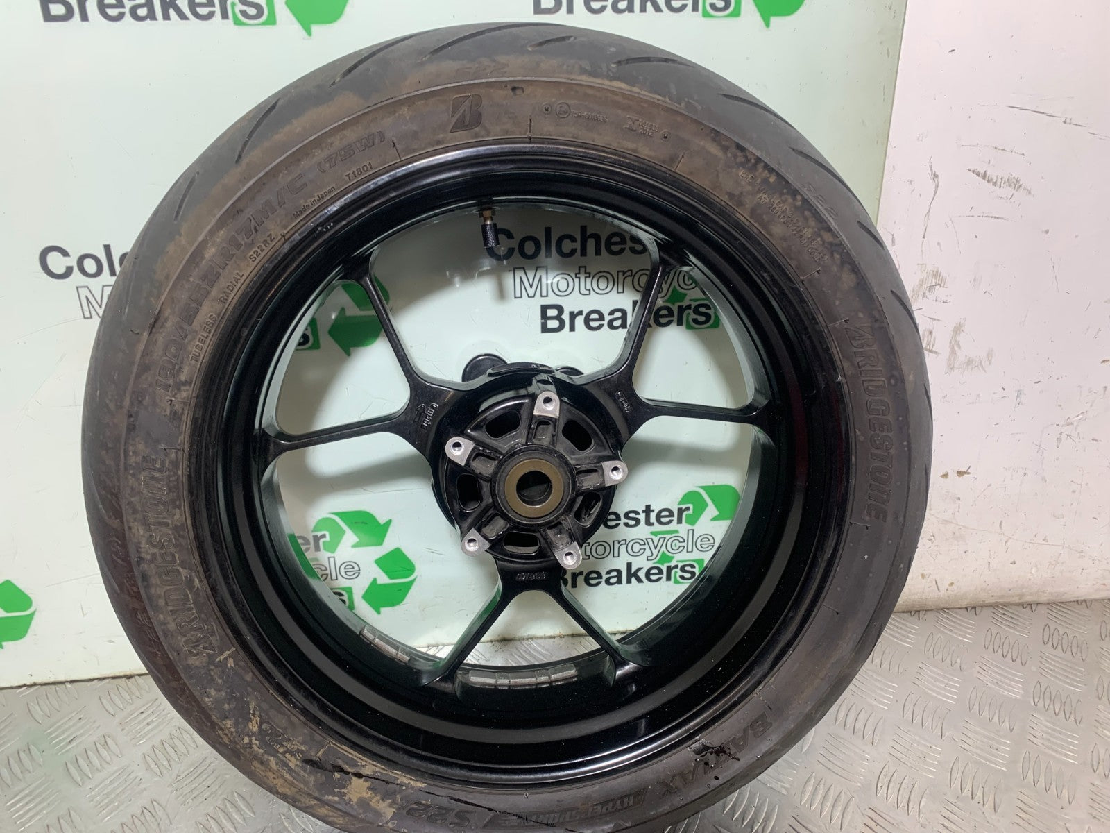 APRILIA TUONO 1000 V4R REAR WHEEL YEAR 2011-13  (CMB1331) 