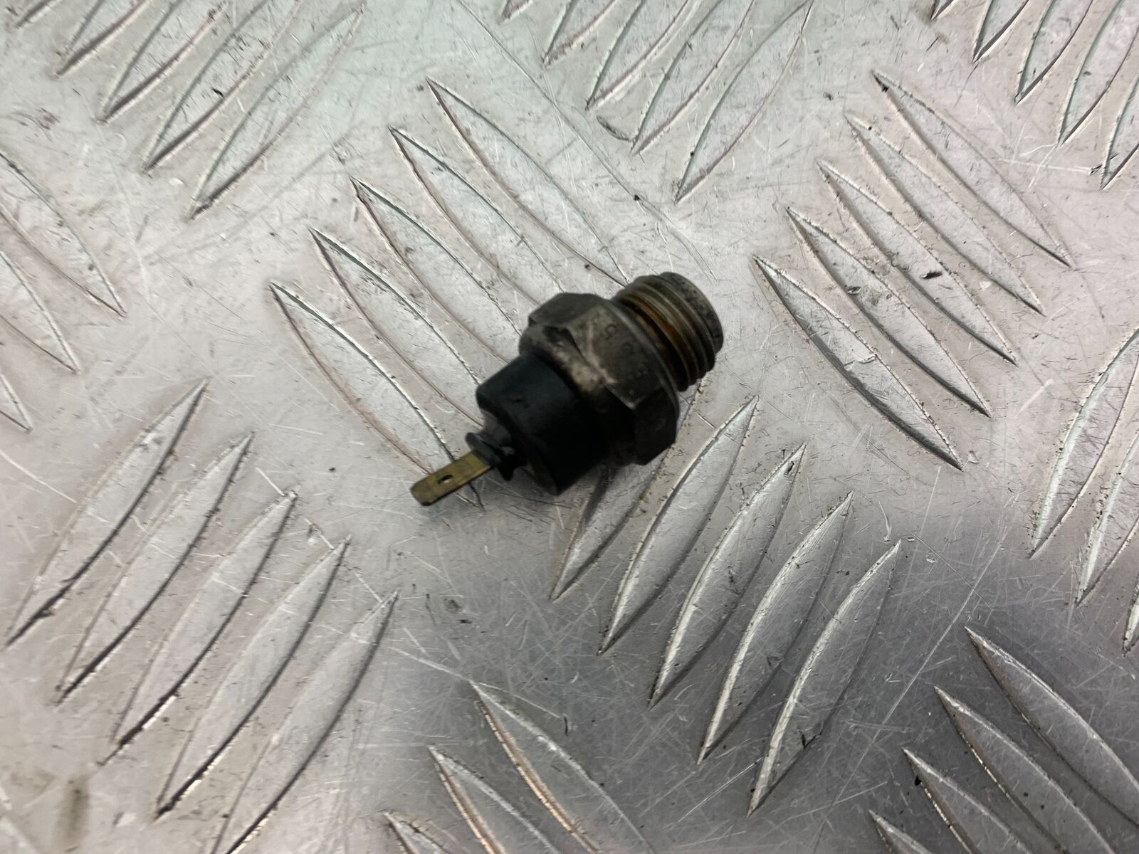 HONDA CBR1100 BLACKBIRD FAN SWITCH  YEAR 1999-2005 (CMB1103)