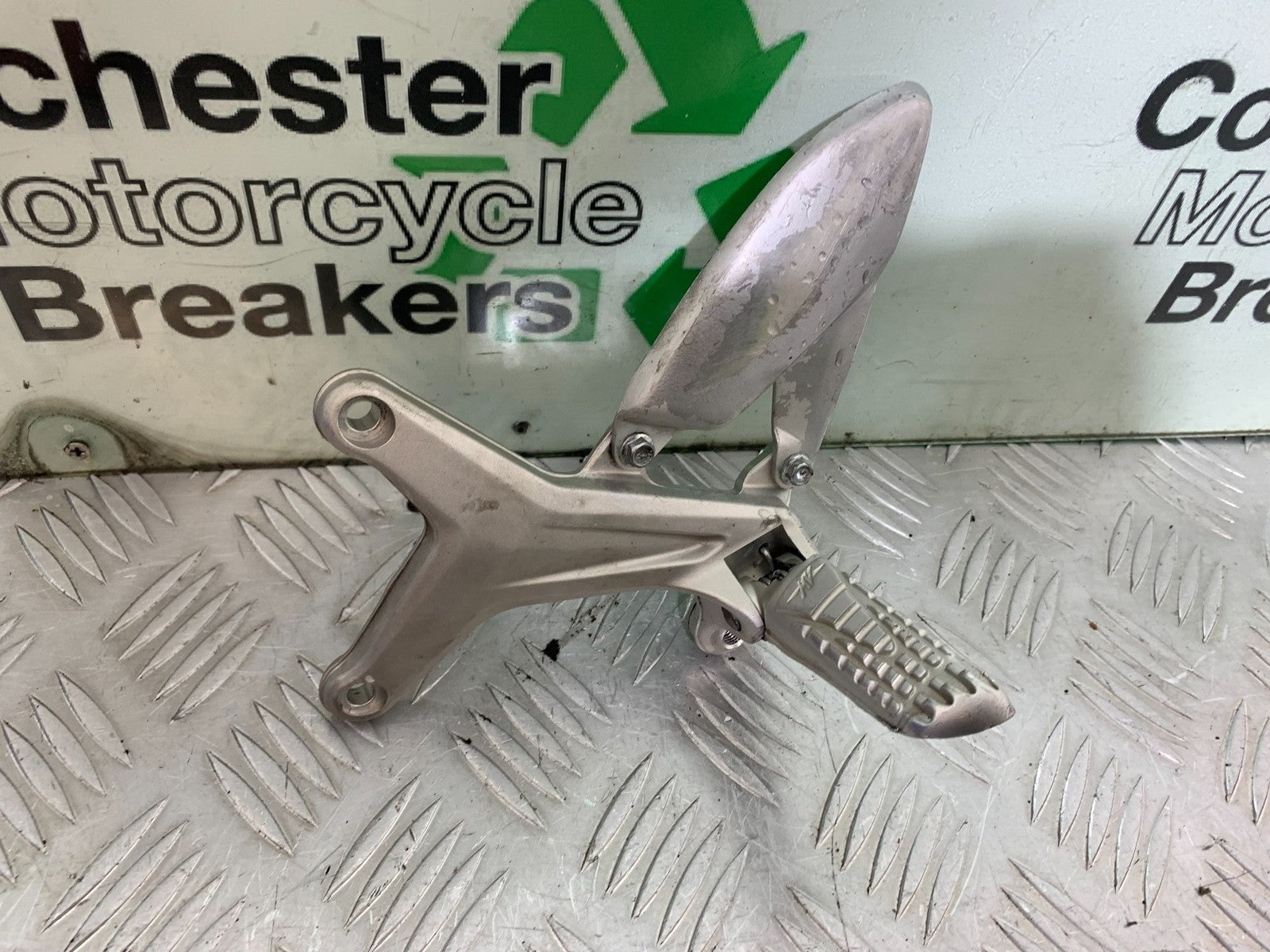 MV AGUSTA 800 F3 FRONT LEFT HANGER AND PEG YEAR 2017-2019 (CMB1227)
