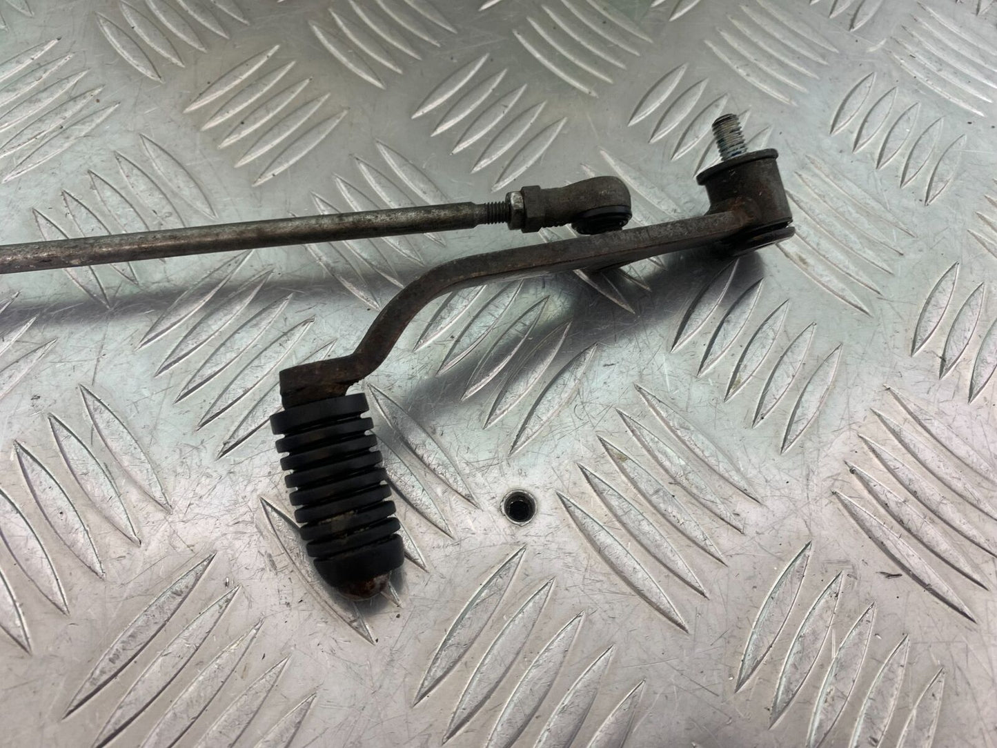 YAMAHA MT07 MT-07 GEAR LEVER   YEAR 2014 (STOCK 995)