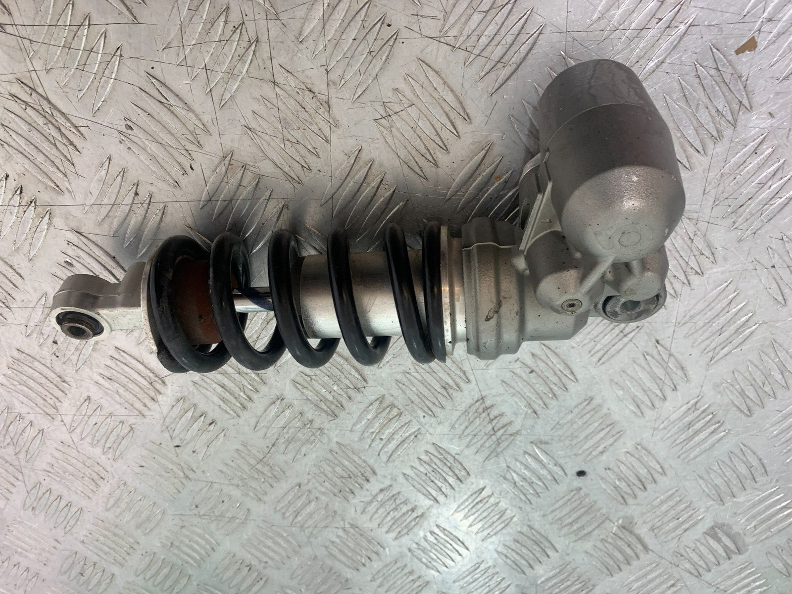 YAMAHA YZF R1 14 B BIG BANG REAR SHOCK   2009-14 (CMB1175)