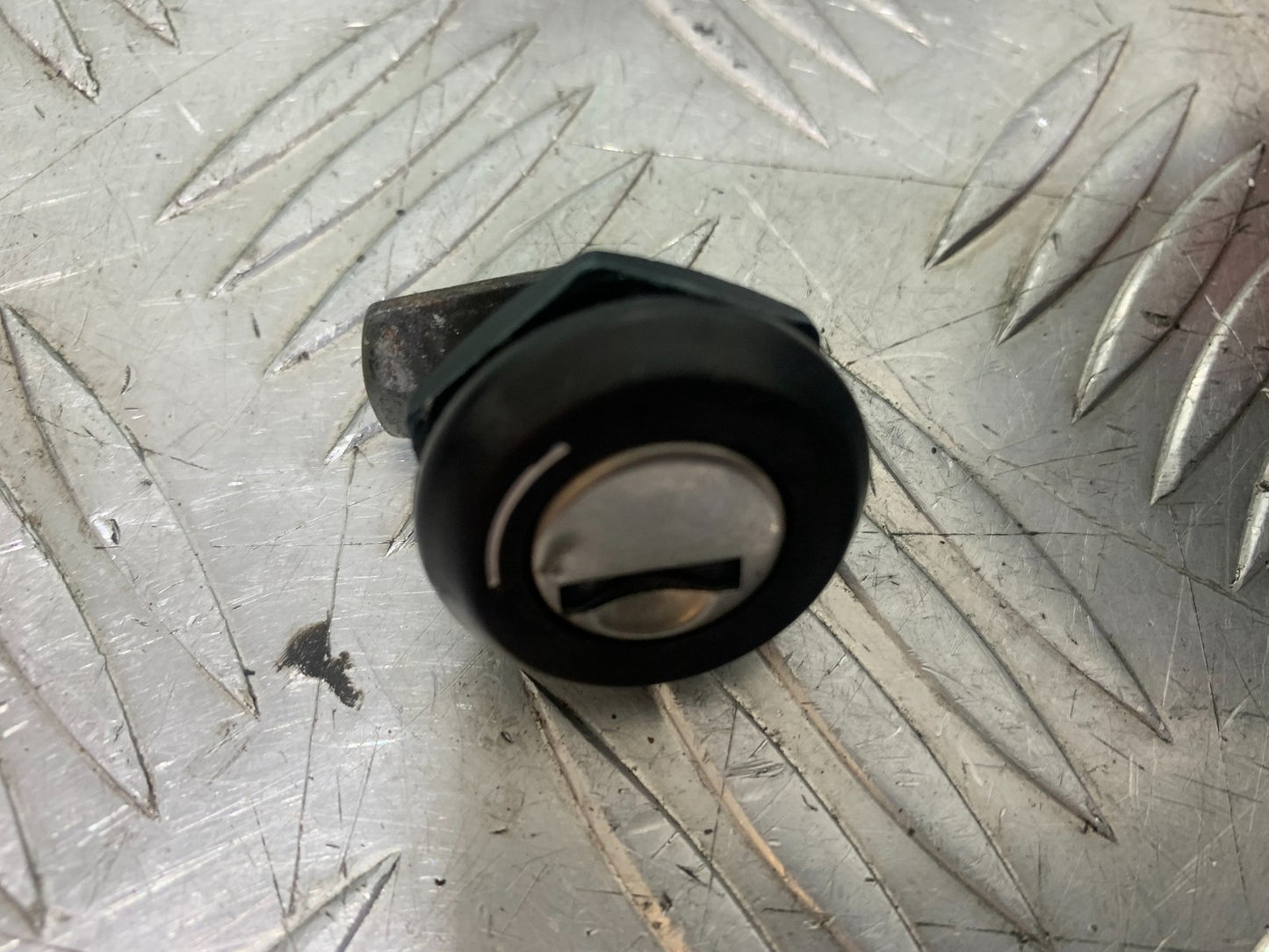 TRIUMPH 1050 SPRINT ST LOCKS AND KEY  2004-2007 (CMB1197)