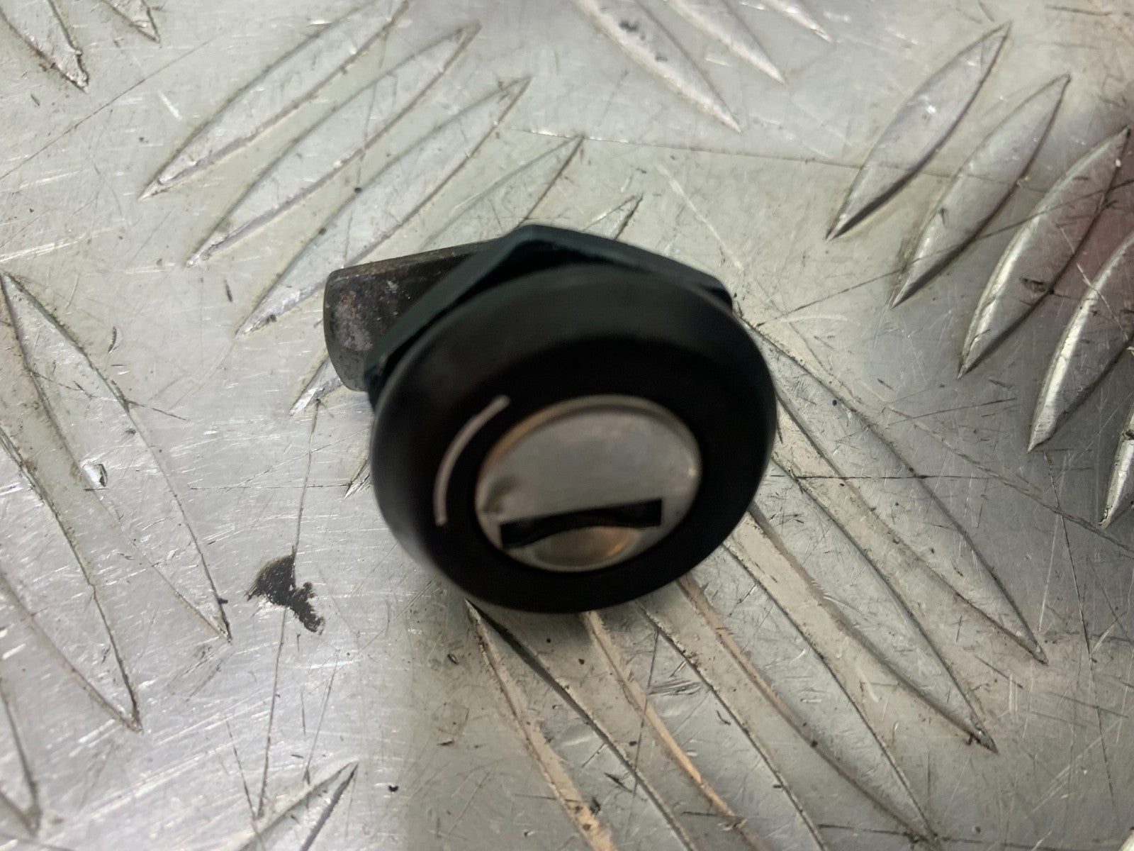 TRIUMPH 1050 SPRINT ST LOCKS AND KEY  2004-2007 (CMB1197)