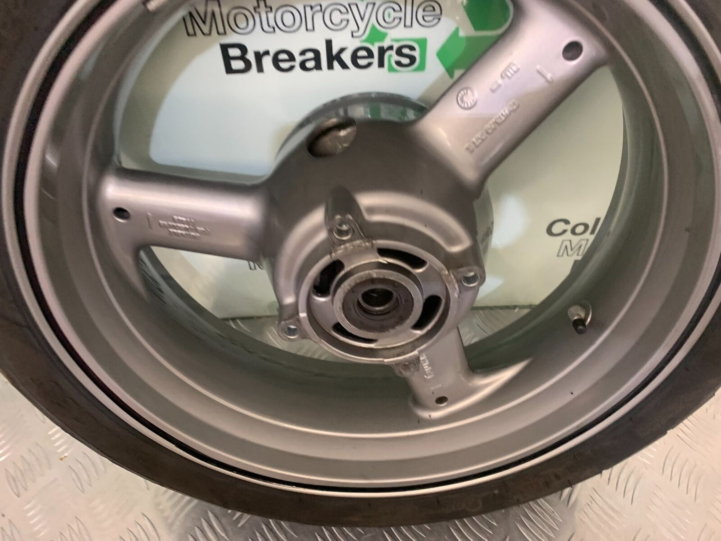 TRIUMPH 955I SPRINT RS REAR WHEEL  YEAR 1999-04 (STOCK 989)