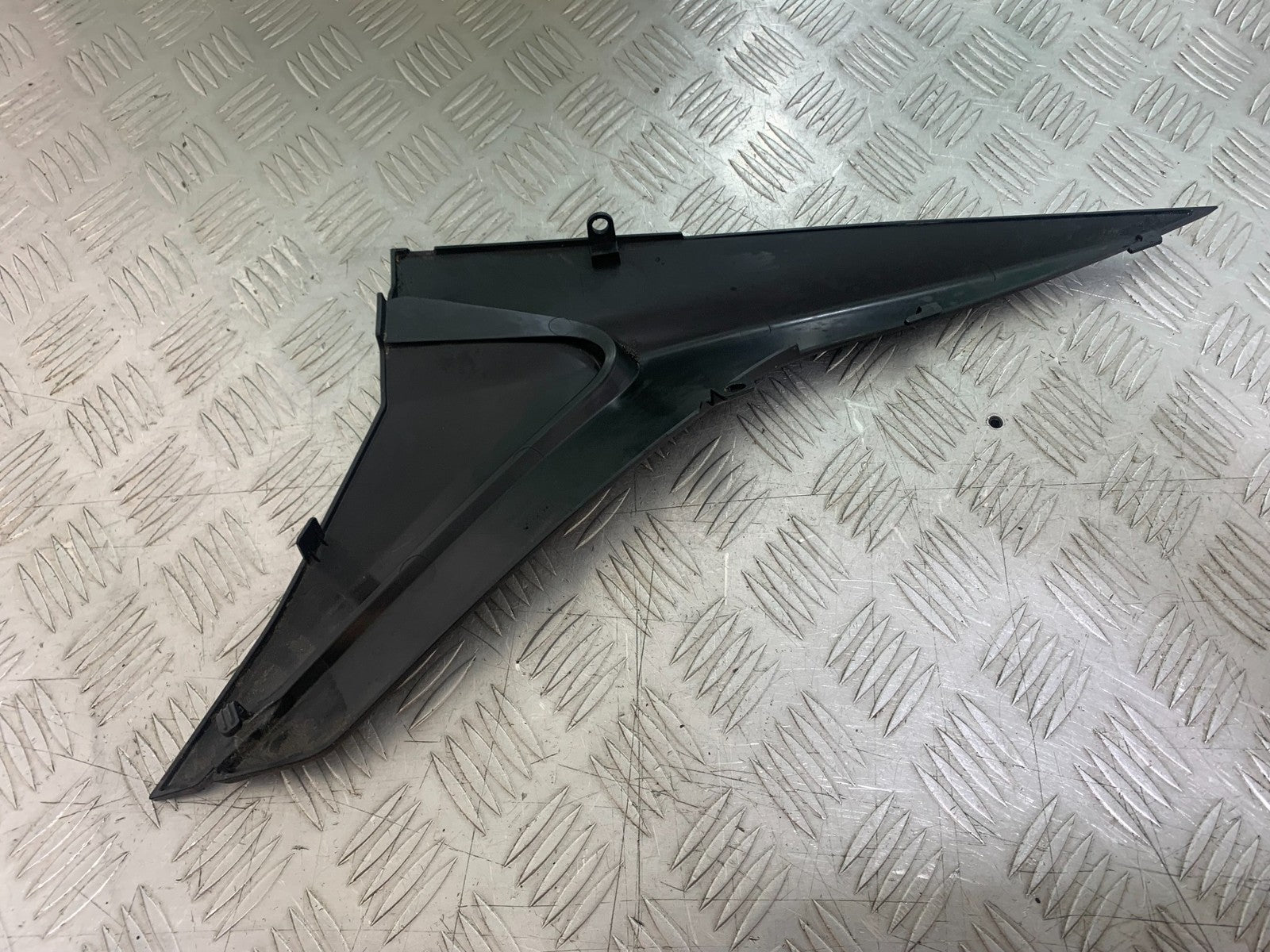 APRILIA RS660 RS 660 LEFT SIDE INFILL COVER  YEAR 2020-2024 (CMB1202)