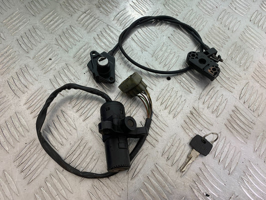 TRIUMPH T509 SPEED TRIPLE IGNITION SWITCH SEAT LOCK KEY YEAR 1997-1998 (CMB1144)