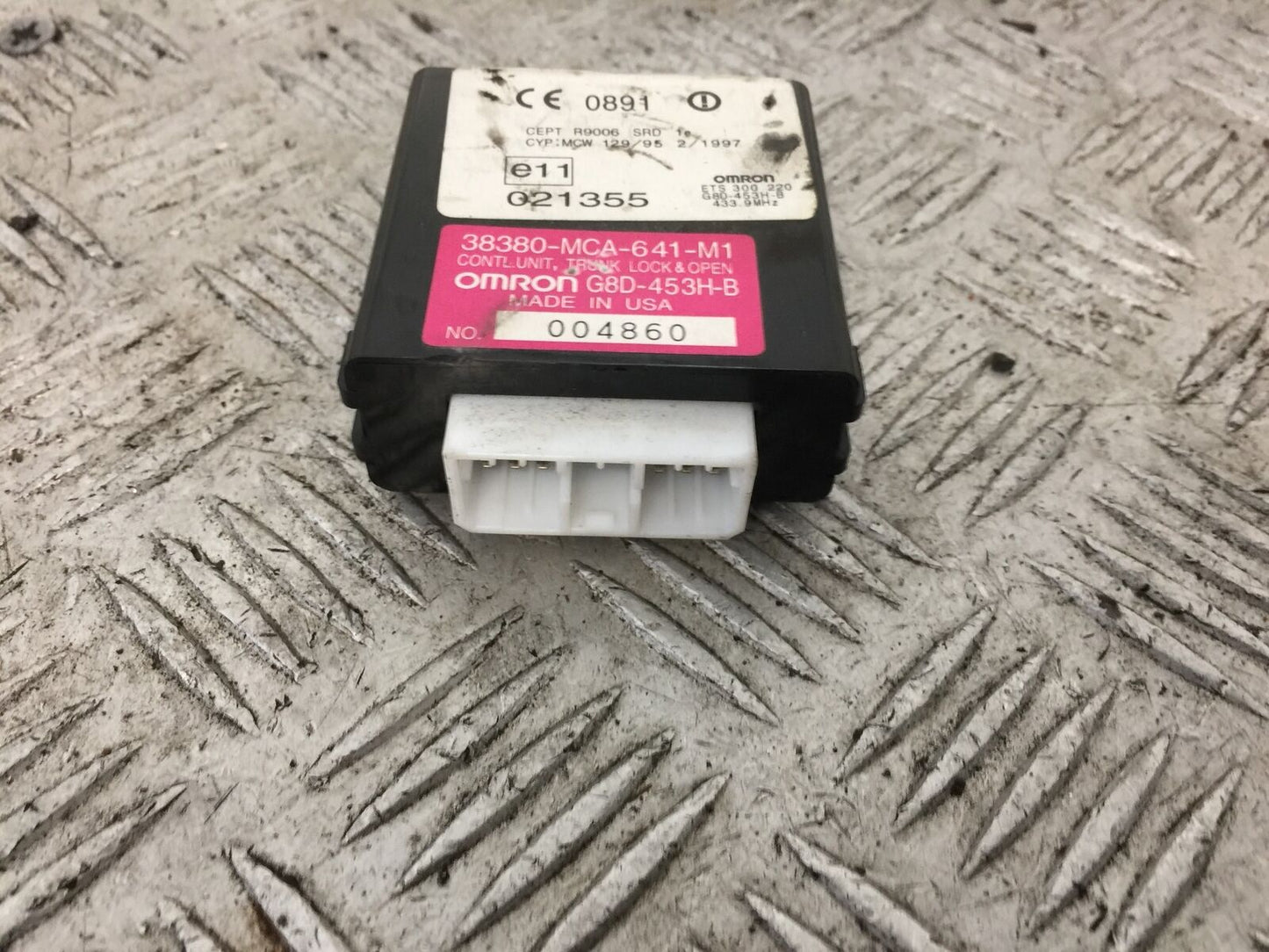 HONDA GL1800 GL 1800 TOP BOX OPEN RELAY  YEAR 2004-10 ABS (STOCK 890)