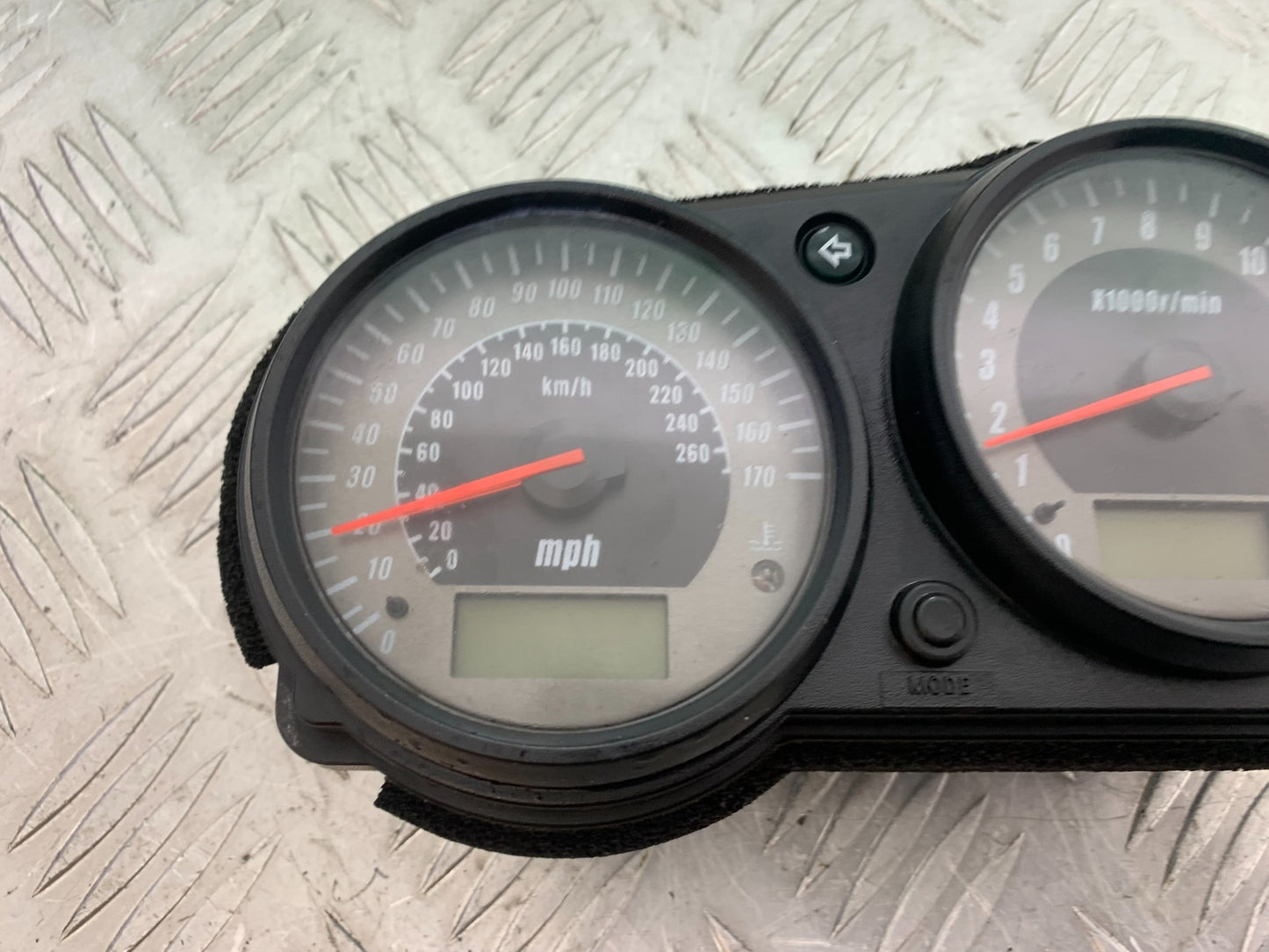 KAWASAKI Z750 Z 750 CLOCK SPEEDO DASH   YEAR 2004-2007 (CMB1104)