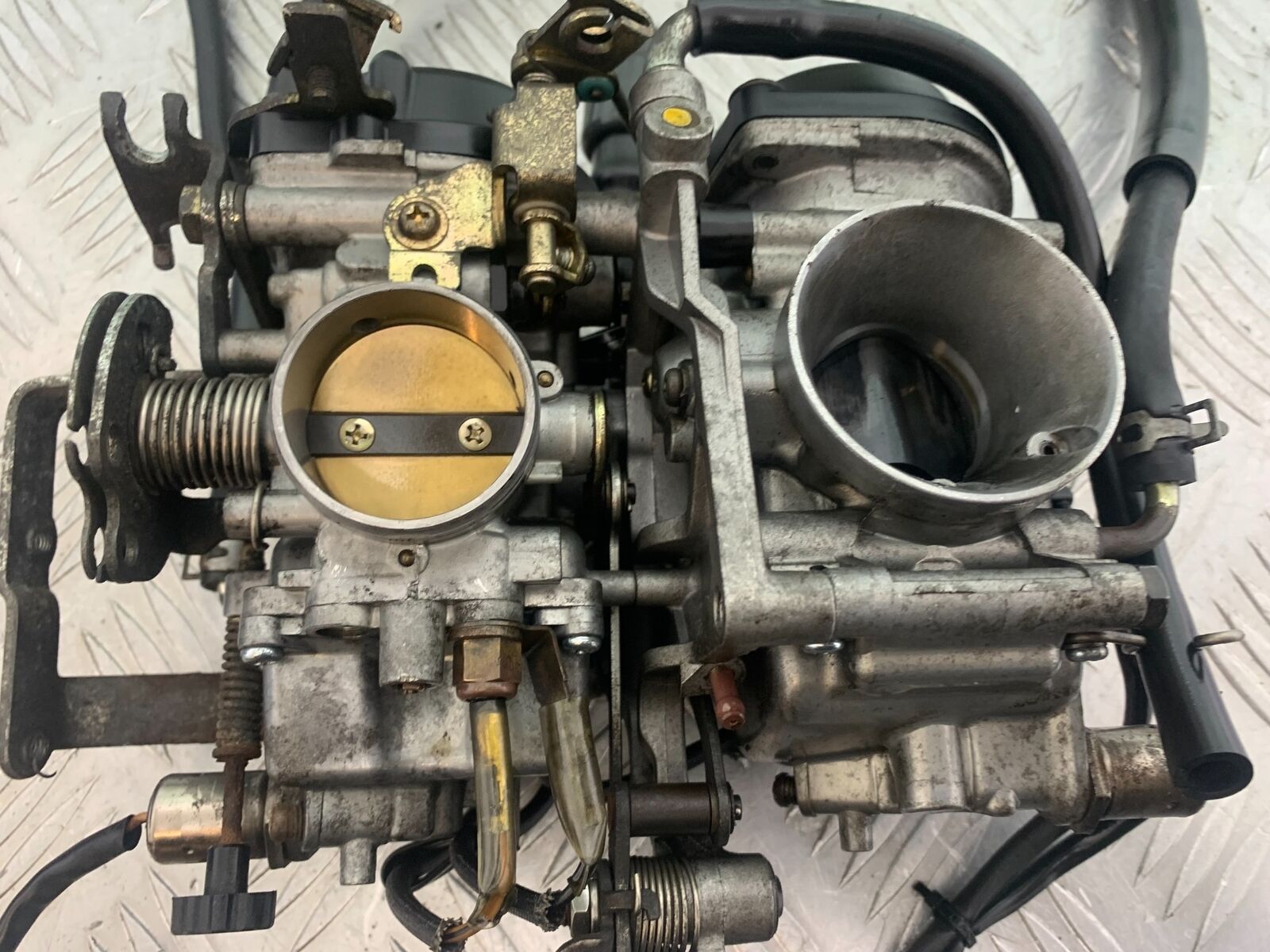 YAMAHA XVS 1100 DRAGSTAR CARBS  YEAR 2000-2007 (CMB1108)