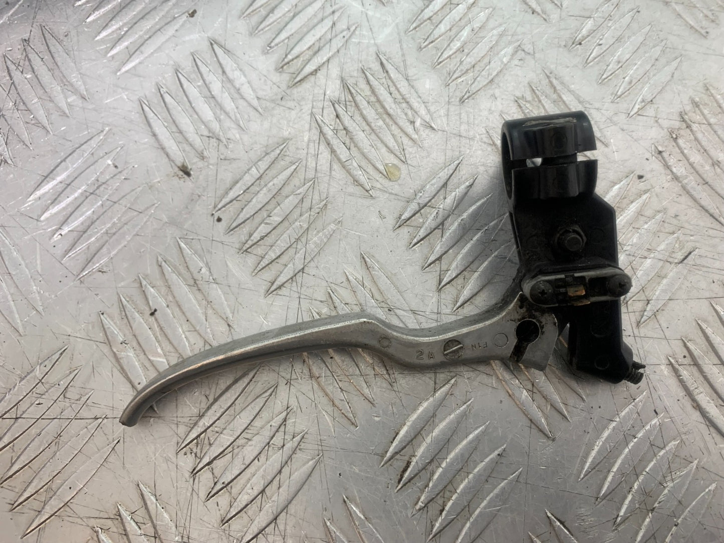SUZUKI GS500 GS 500 CLUTCH LEVER BRACKET  YEAR 2001-2008 (CMB1254)