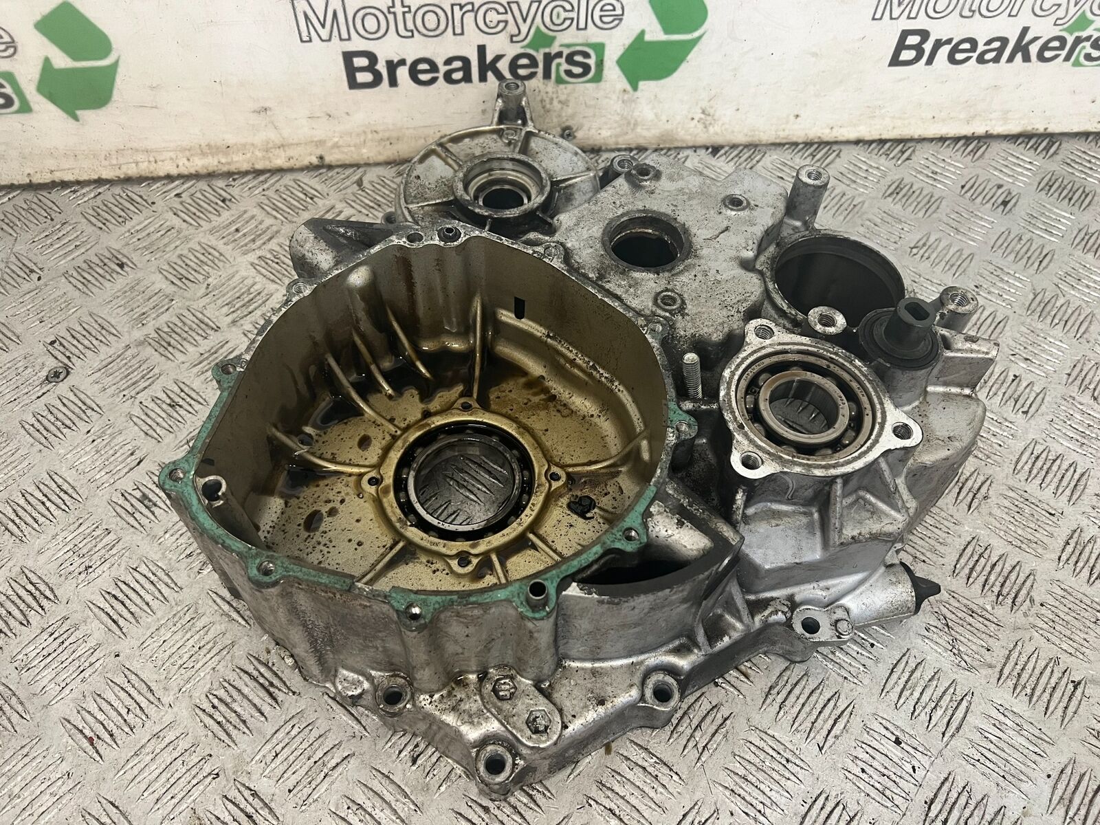 HONDA GL1800 GL 1800 CLUTCH COVER   YEAR 2004 ABS (STOCK 890)