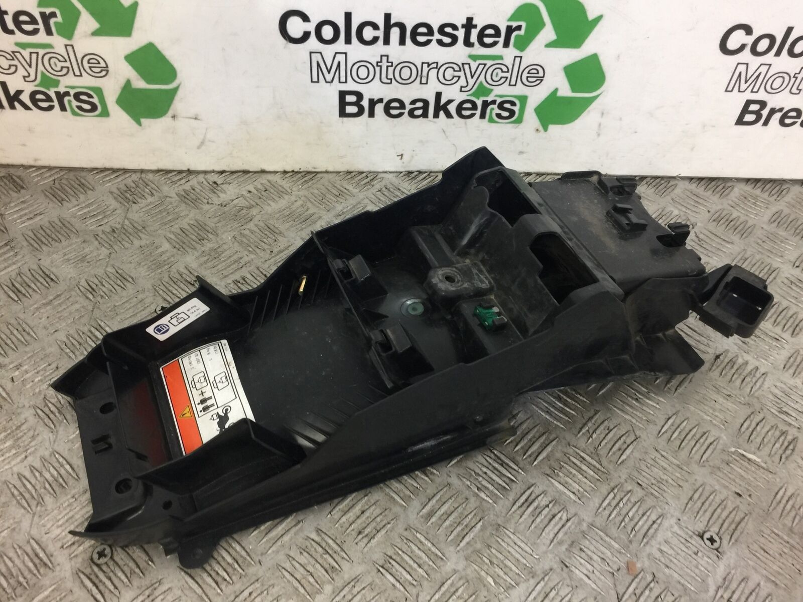 HONDA CBR125 CBR 125 UNDERTRAY  YEAR 2011-2017 (STOCK 334)