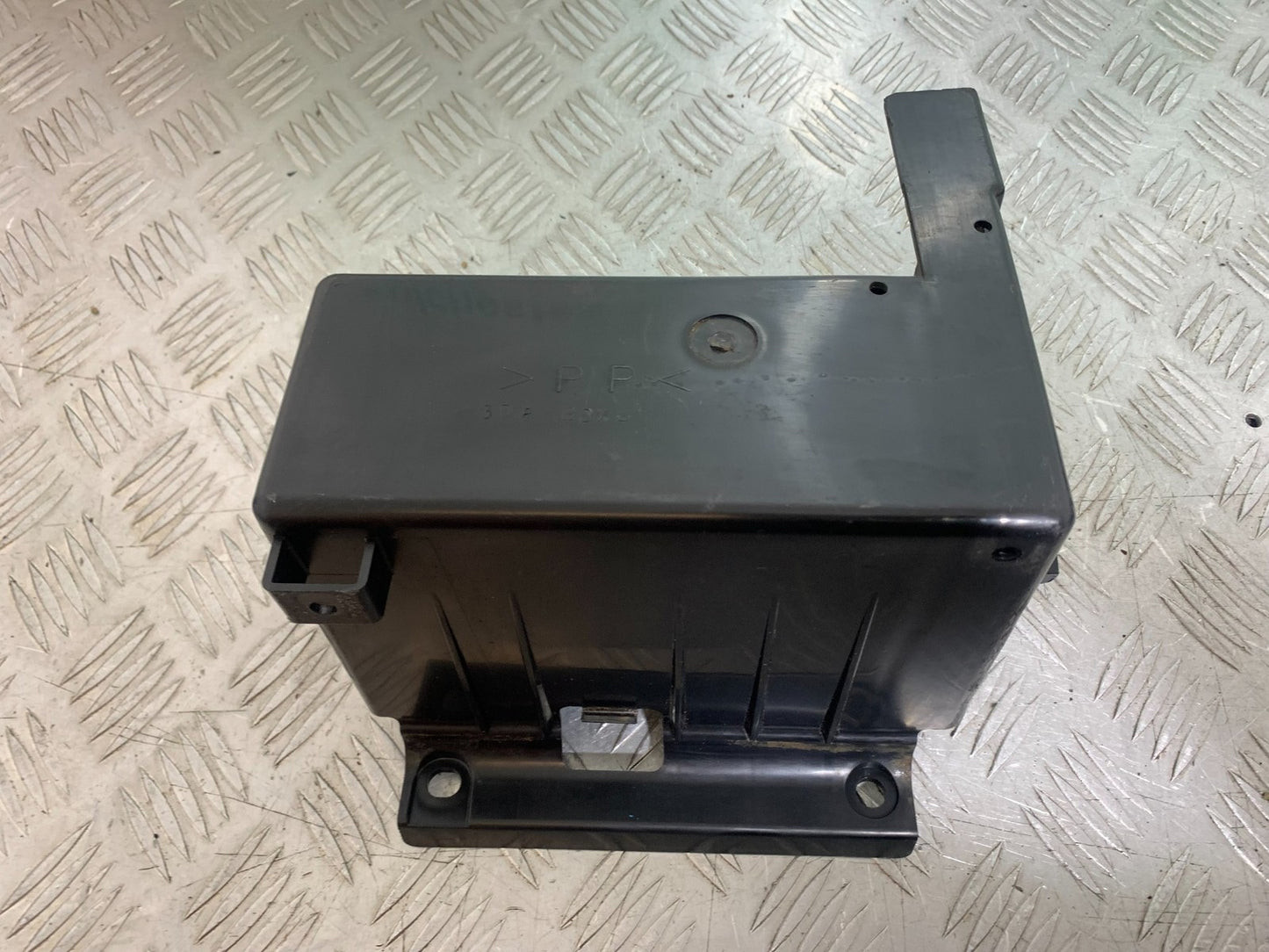 YAMAHA XVS 1300 MIDNIGHT STAR BATTERY BOX  YEAR 2007-16 (CMB1200)