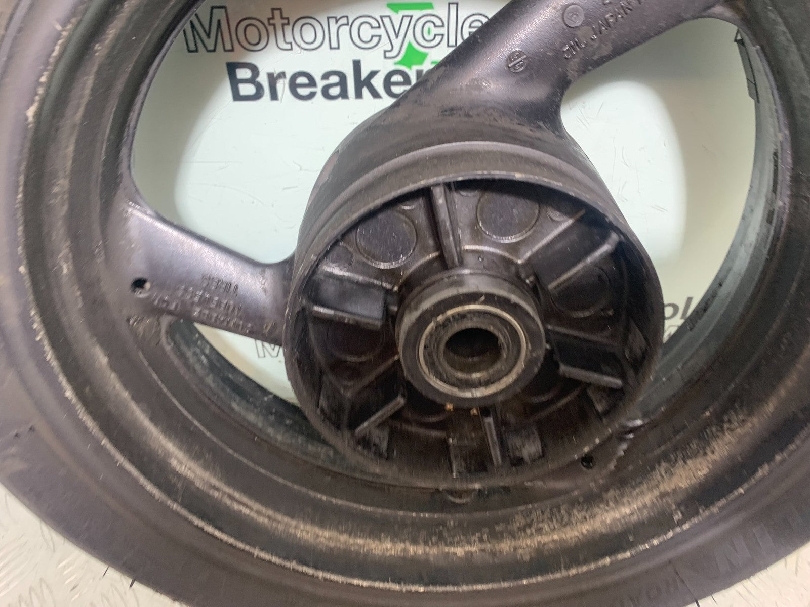 YAMAHA YZF1000 THUNDERACE REAR WHEEL (GOOD TYRE) YEAR 1997-2000 (CMB1204)