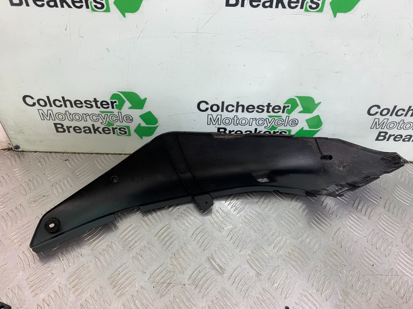 YAMAHA XJ600 XJ 600 DIVERSION LEFT SEAT PANEL  1998-2000 (CMB1191)