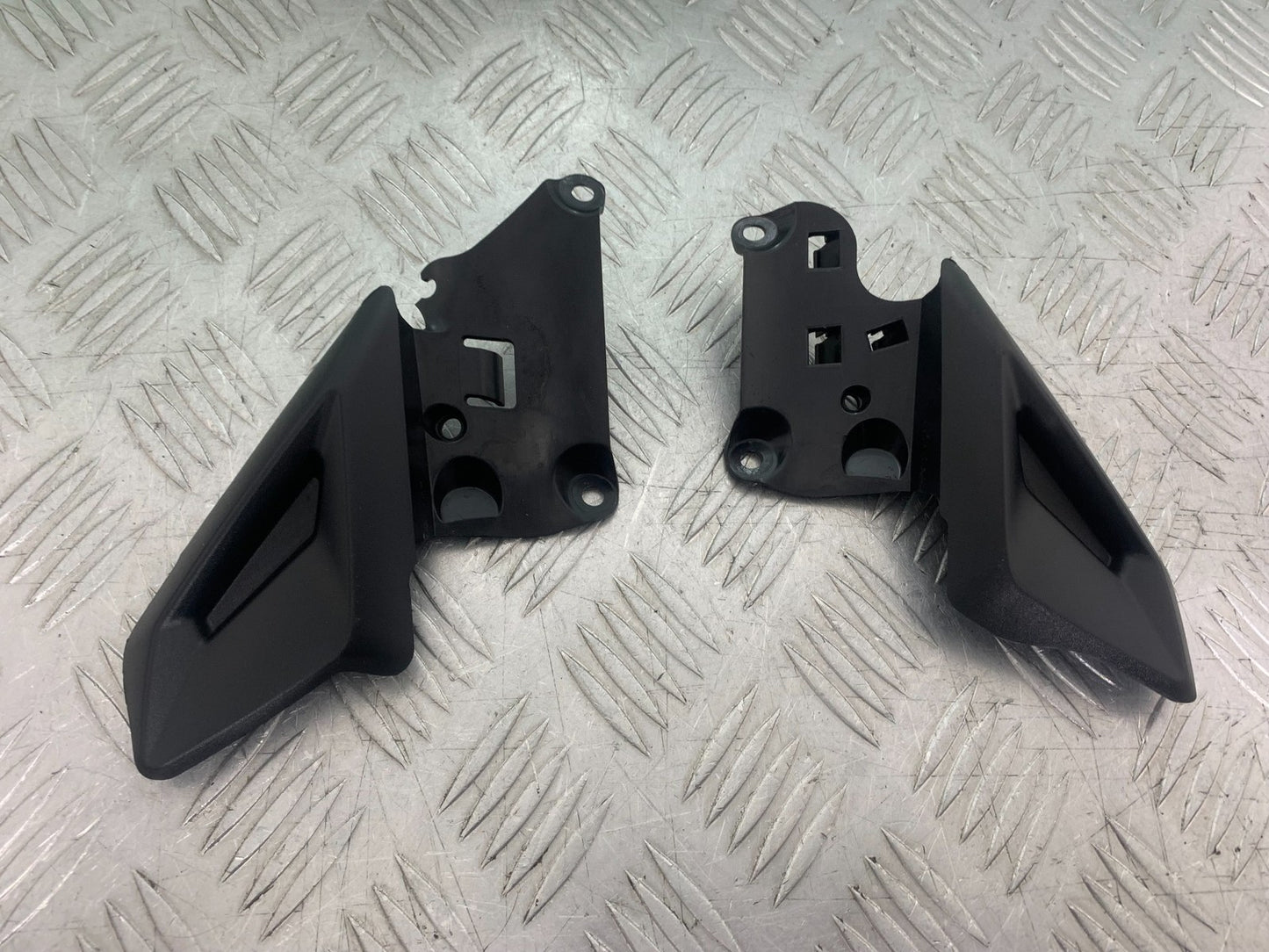 TRIUMPH 675 STREET TRIPLE RX LEFT AND RIGHT INFILLS  2015-2017 (CMB1299)
