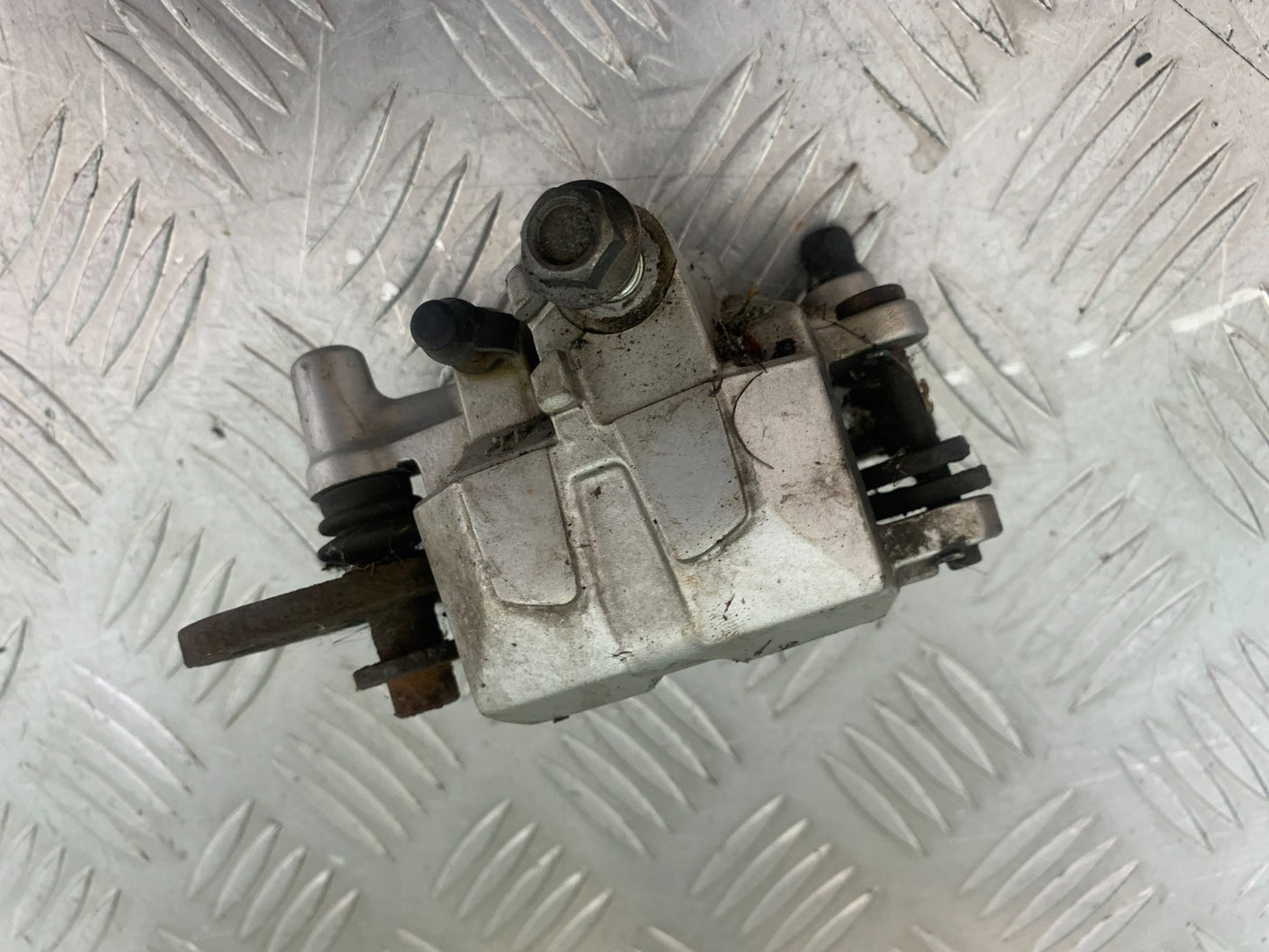 YAMAHA YBR125 YBR 125 FRONT BRAKE CALIPER  YEAR 2010-2017 (CMB1163)