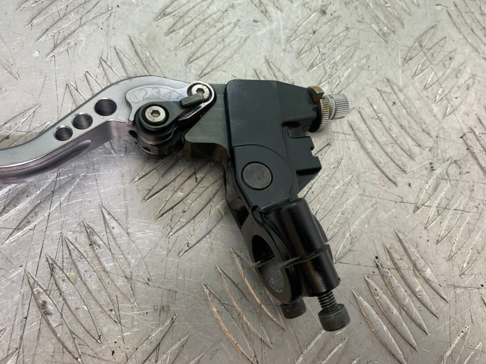 TRIUMPH 1050 SPRINT GT CLUTCH LEVER AND BRACKET  YEAR 2010-2016 (CMB1250)