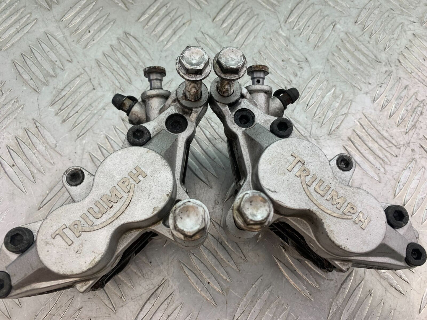 TRIUMPH THUNDERBIRD 1600 FRONT BRAKE CALIPERS  YEAR 2011 (CMB1107)