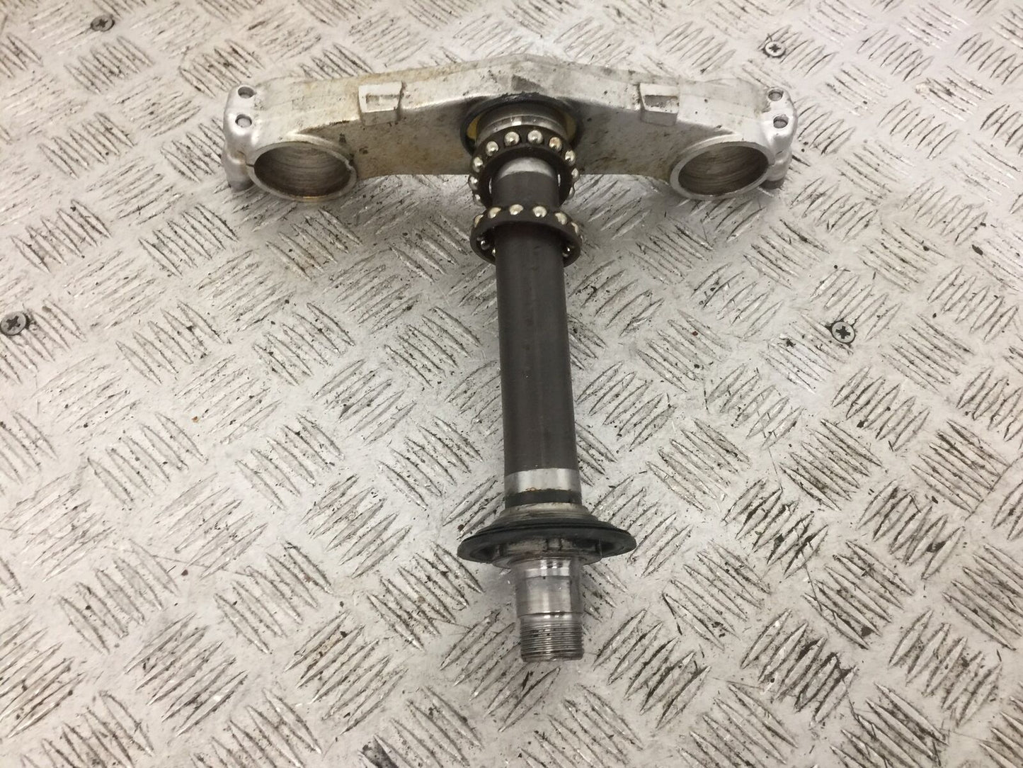 SUZUKI GSR600 GSR 600 BOTTOM YOKE  YEAR 2006-2010 (STOCK 807)