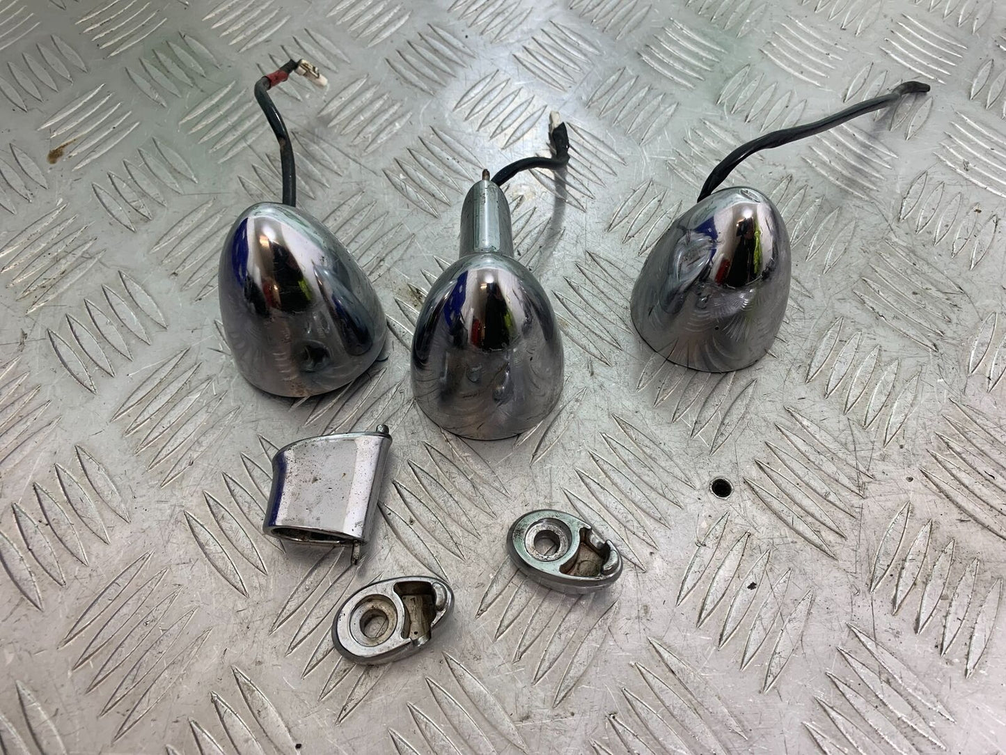 TRIUMPH THUNDERBIRD 1600 INDICATORS (DAMAGED)  YEAR 2011 (CMB1107)